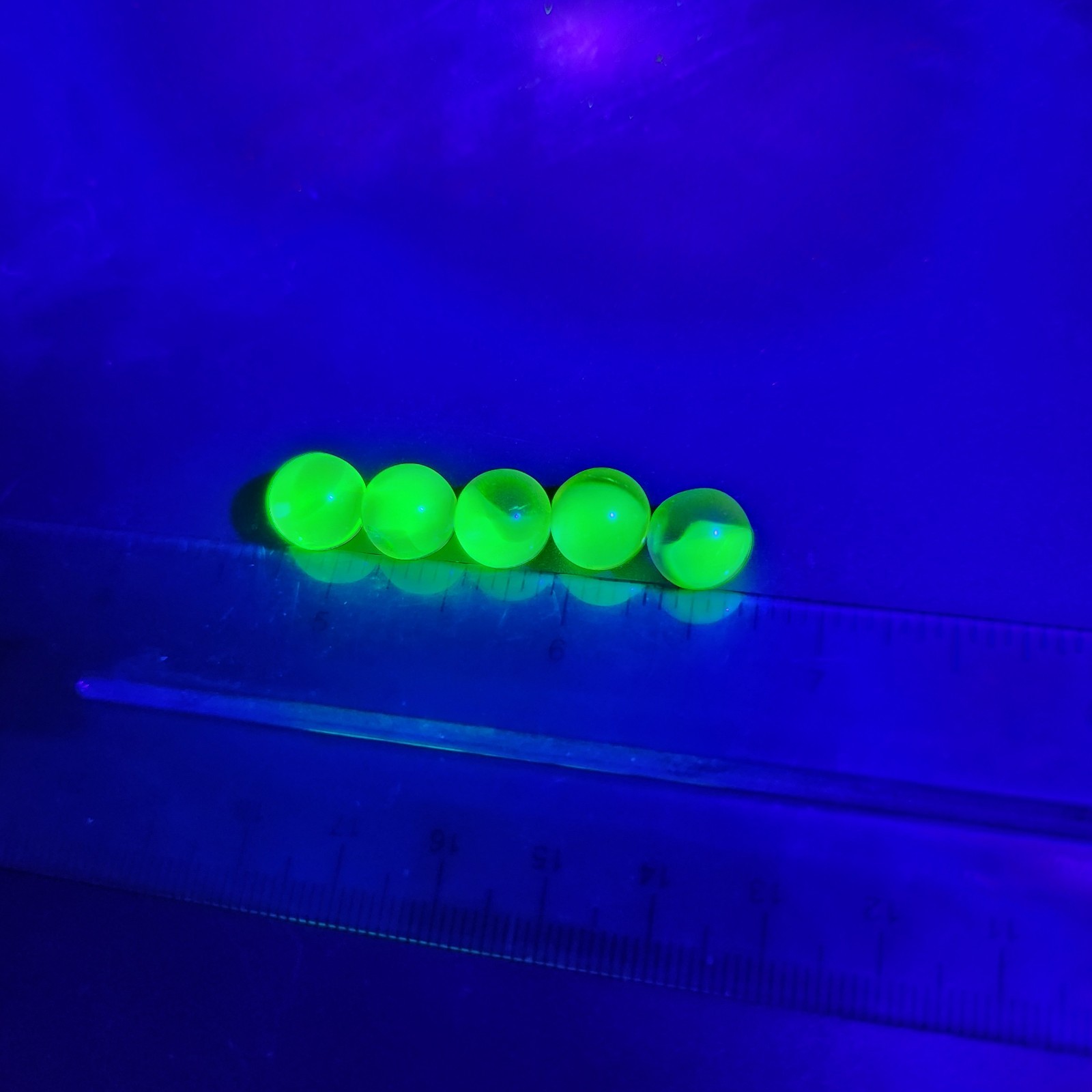 Lot Of 5 Amber / Pink Vaseline Glass Uranium Glass Marbles Uv Glow