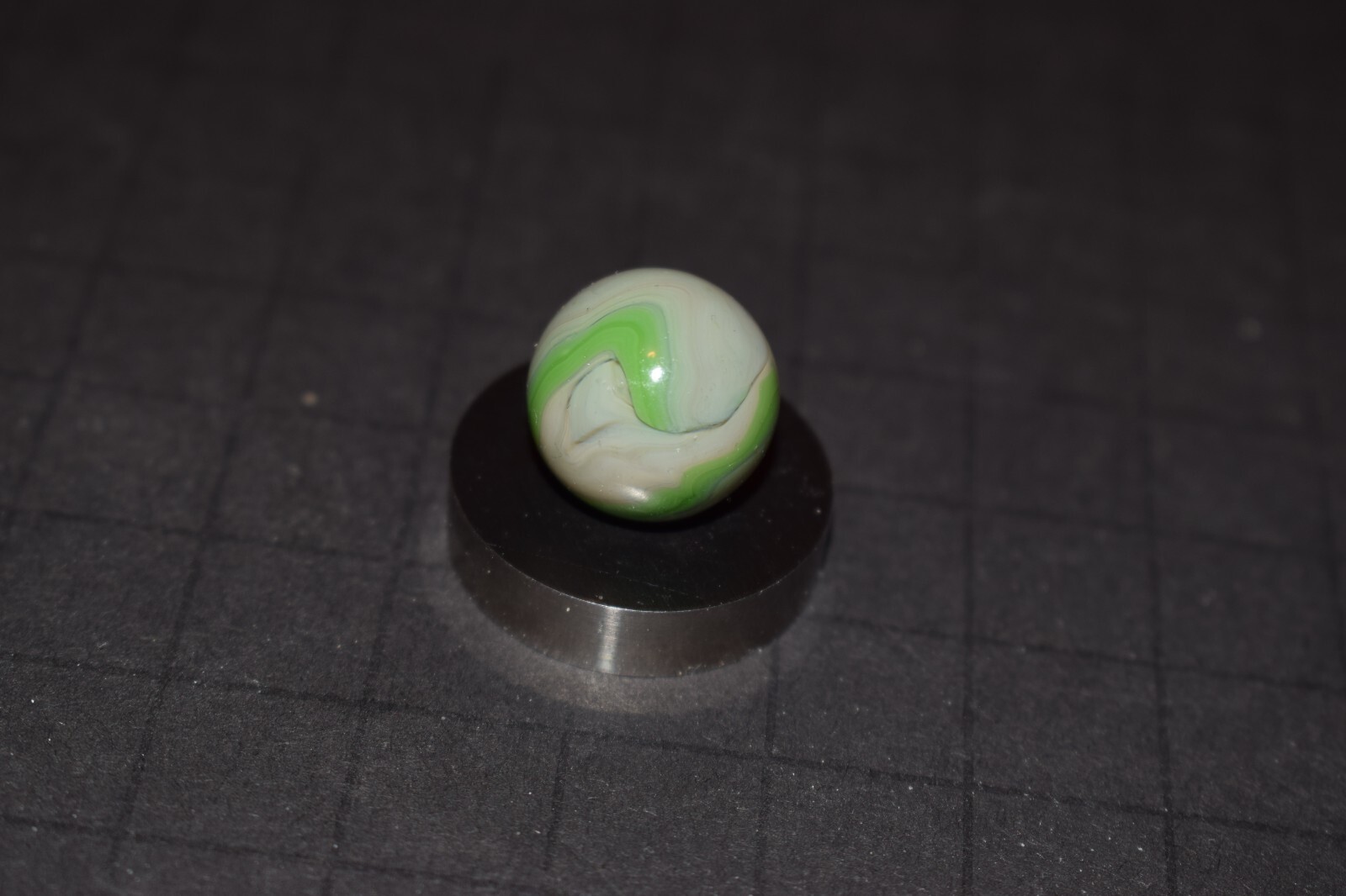 Alley/Ravenswood 💡Electric Green Gray Base Ribbon Toy Marble Size .640″ NM