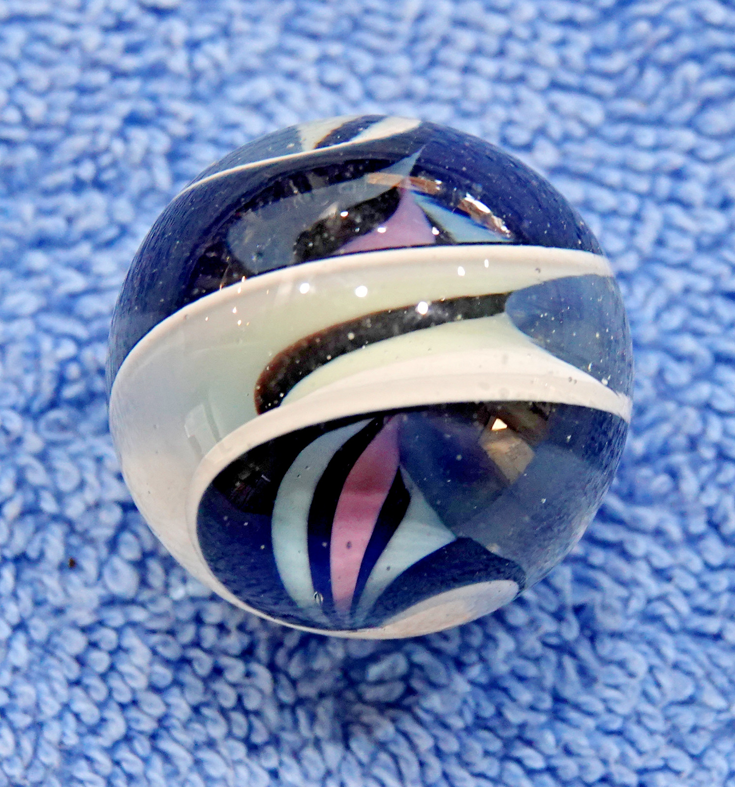 1.25″ BEAUTIFUL CONTEMPORARY ART MARBLES – MC SOLID CORE SPIRAL- NM+