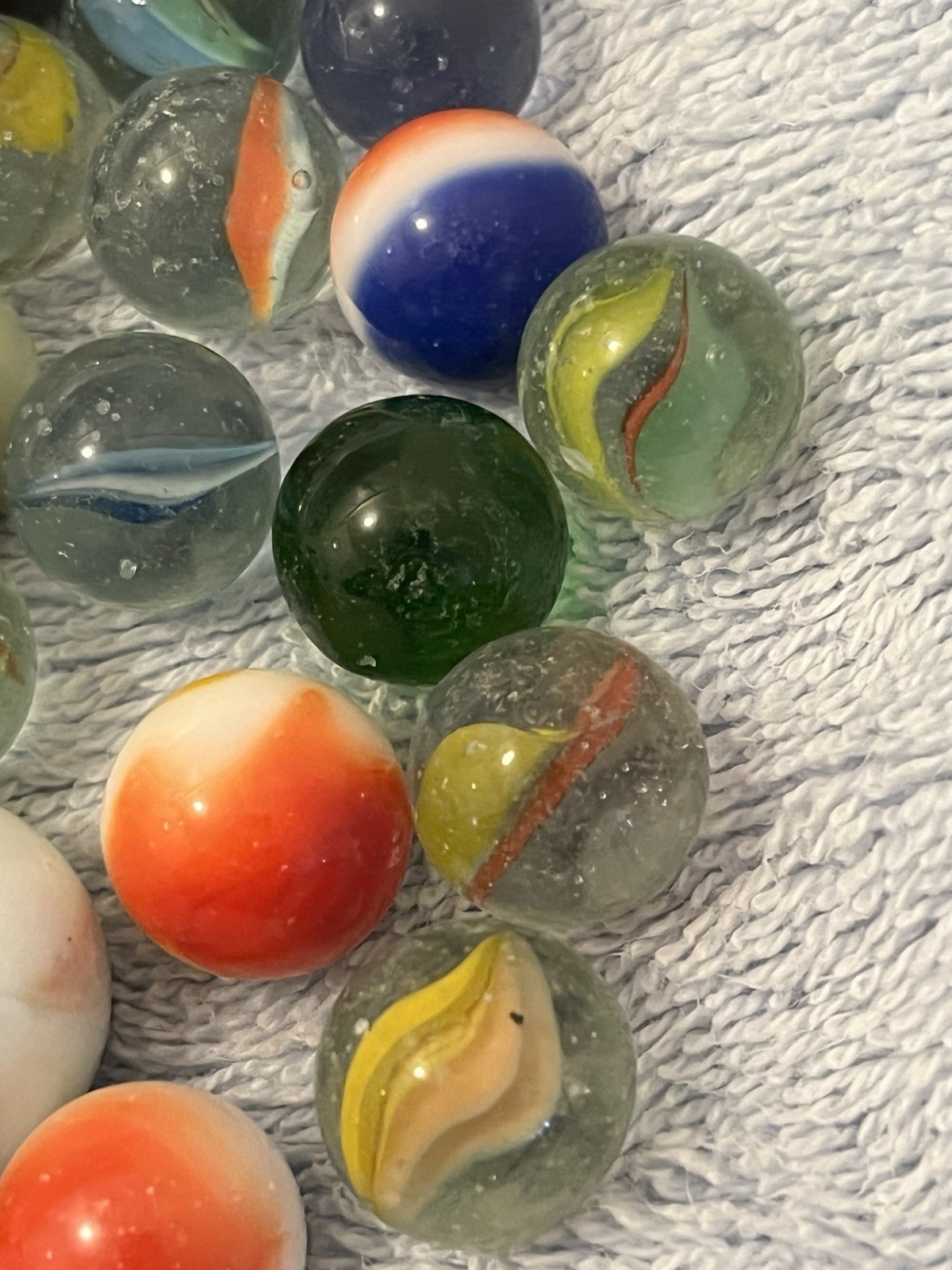 Jar of Vtg Marbles Beach Ball Cat Eyes Glass Shooters Mixed Lot 130 Various Cond