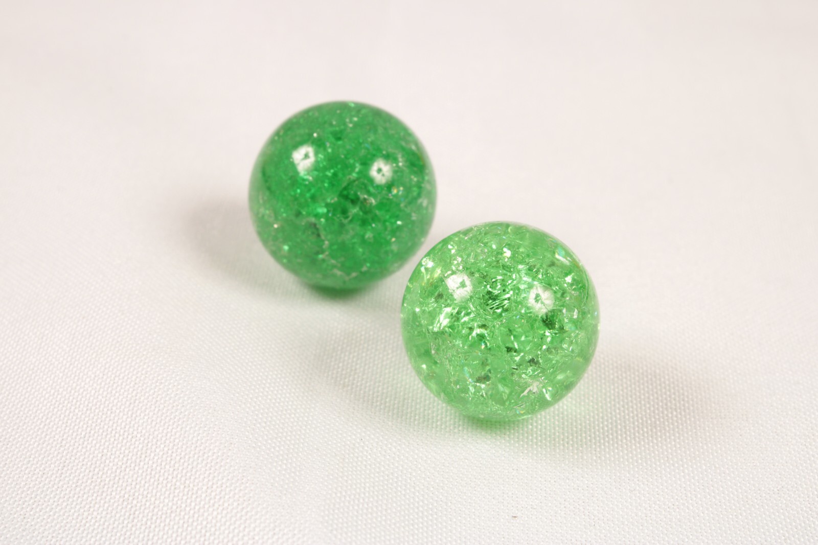 2 Cracked Marbles 1 Inch Diameter 25 mm Green Vintage Items