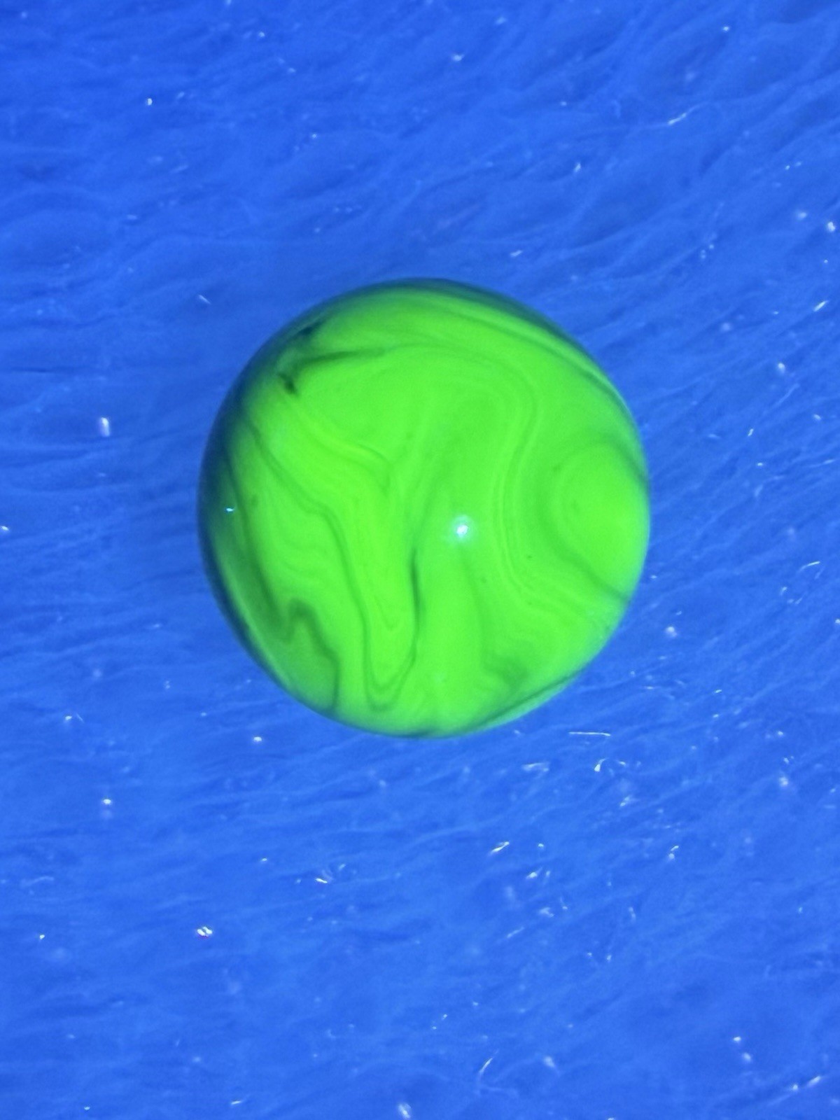Vintage UV Uranium Shooter Marble- Swirl Glows- Jabo DAS 0.98” READ