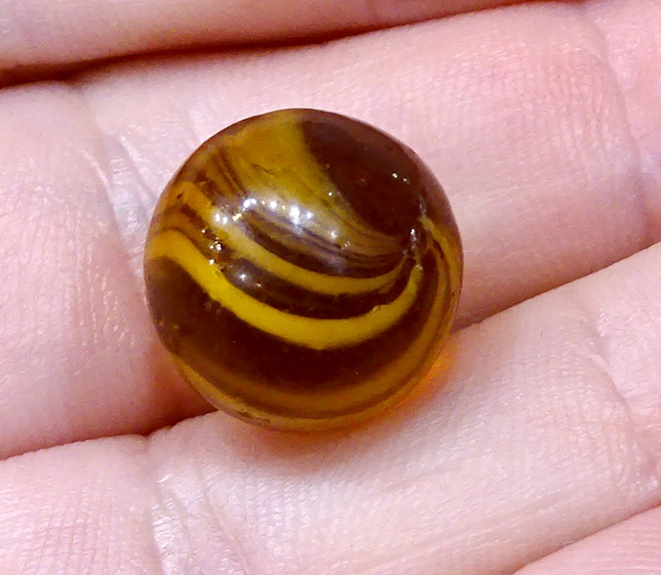 STUNNING! HANDMADE German CARAMEL SWIRL Estate Fresh ANTIQUE Vintage MARBLE