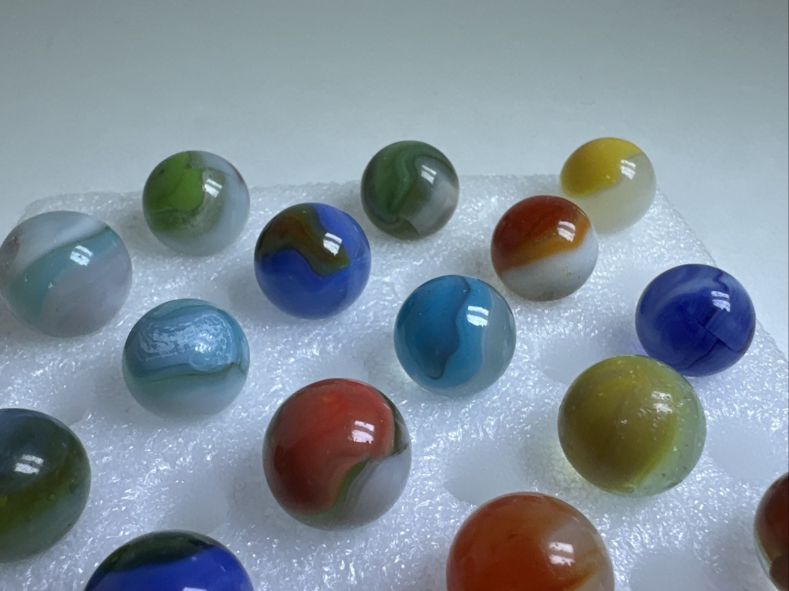 394 Lot Of 30 Vitro Agate Conqueror Vintage Marbles! Rarer Colors/ Chalkie