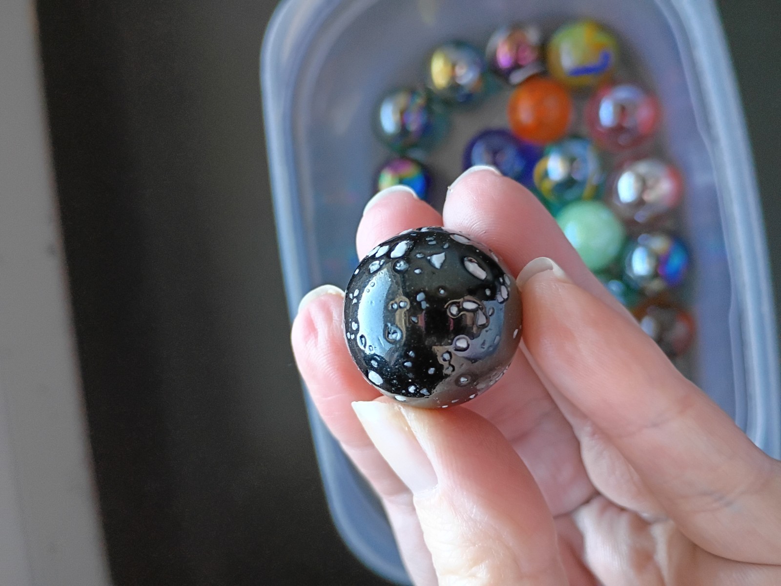 Lot Of Vintage Glass Marbles Various Sizes 1.2lbs Swirl Iridescent 14mm 30mm