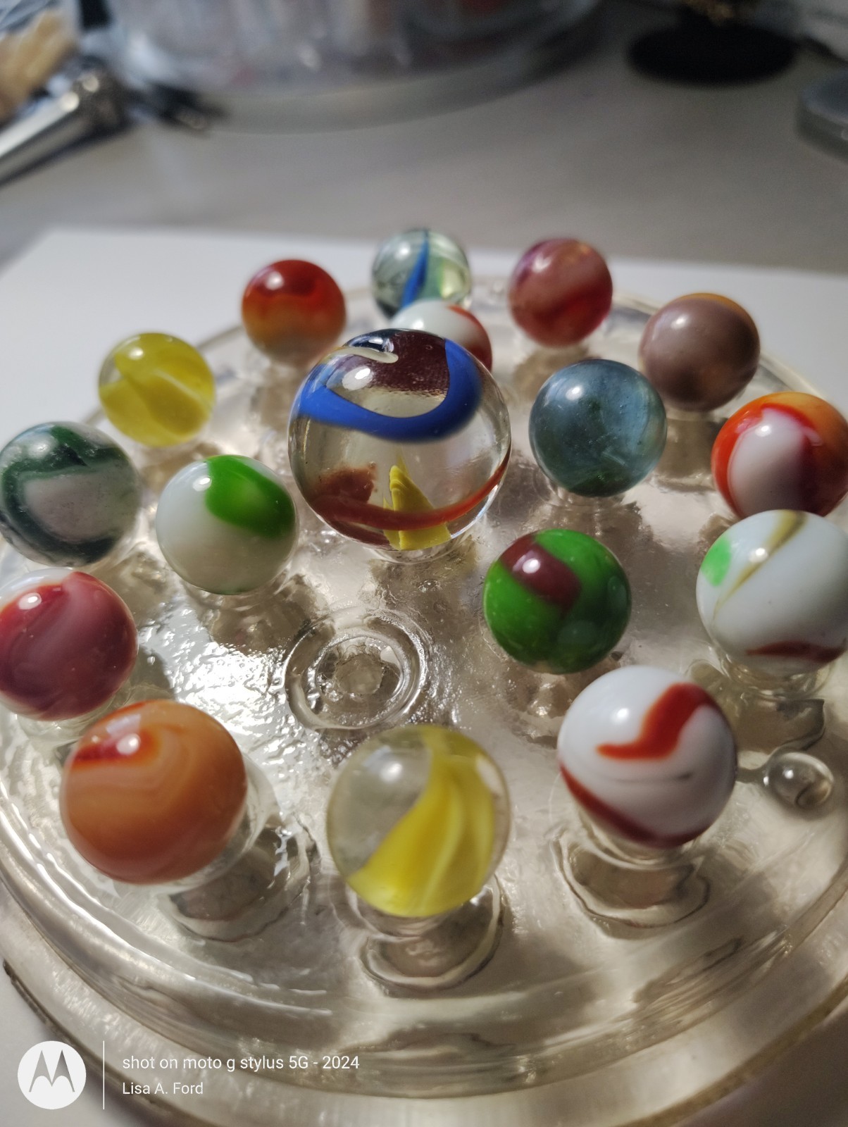 Vintage Lot 17 Akro Agate Peltier Alley Vitro Glass Marbles + 1″ Ribbon Shooter