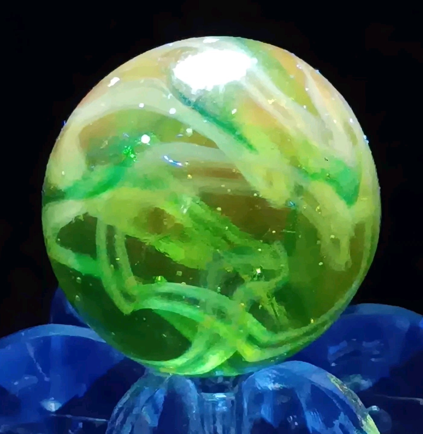 Stunning Ravenswood Transparent Swirl Marble. .60″ Mint. Uv Active.