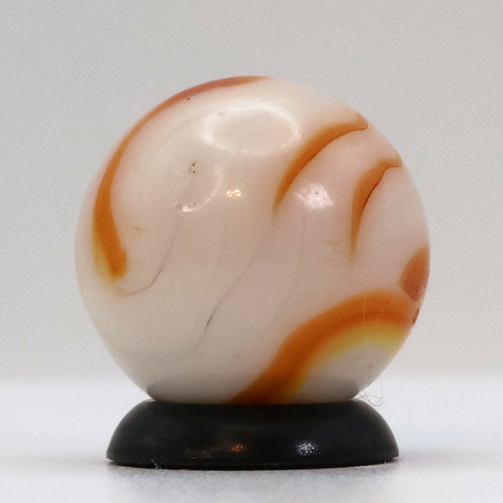 5/8″ Swirl Marble White/ Orange/ tan NM