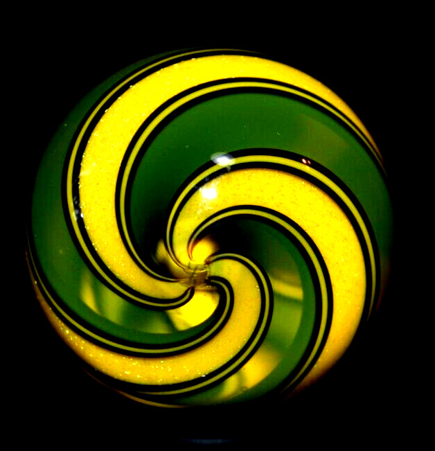 HOT HOUSE GLASS MARBLE/1.430″-SUNFLOWER DICHROIC STRIPE-BLACK,TRANS.YELLOW