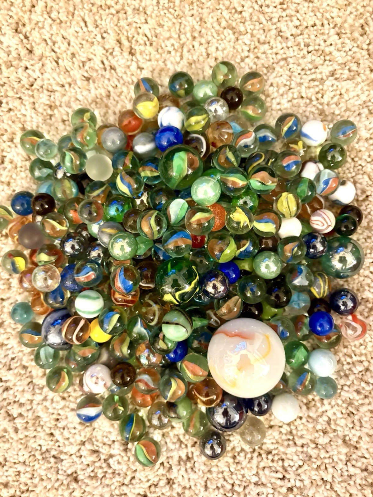 Large vintage 1960-1980’s Lot Cat’s Eye Glass Toy Marbles Assorted Colors