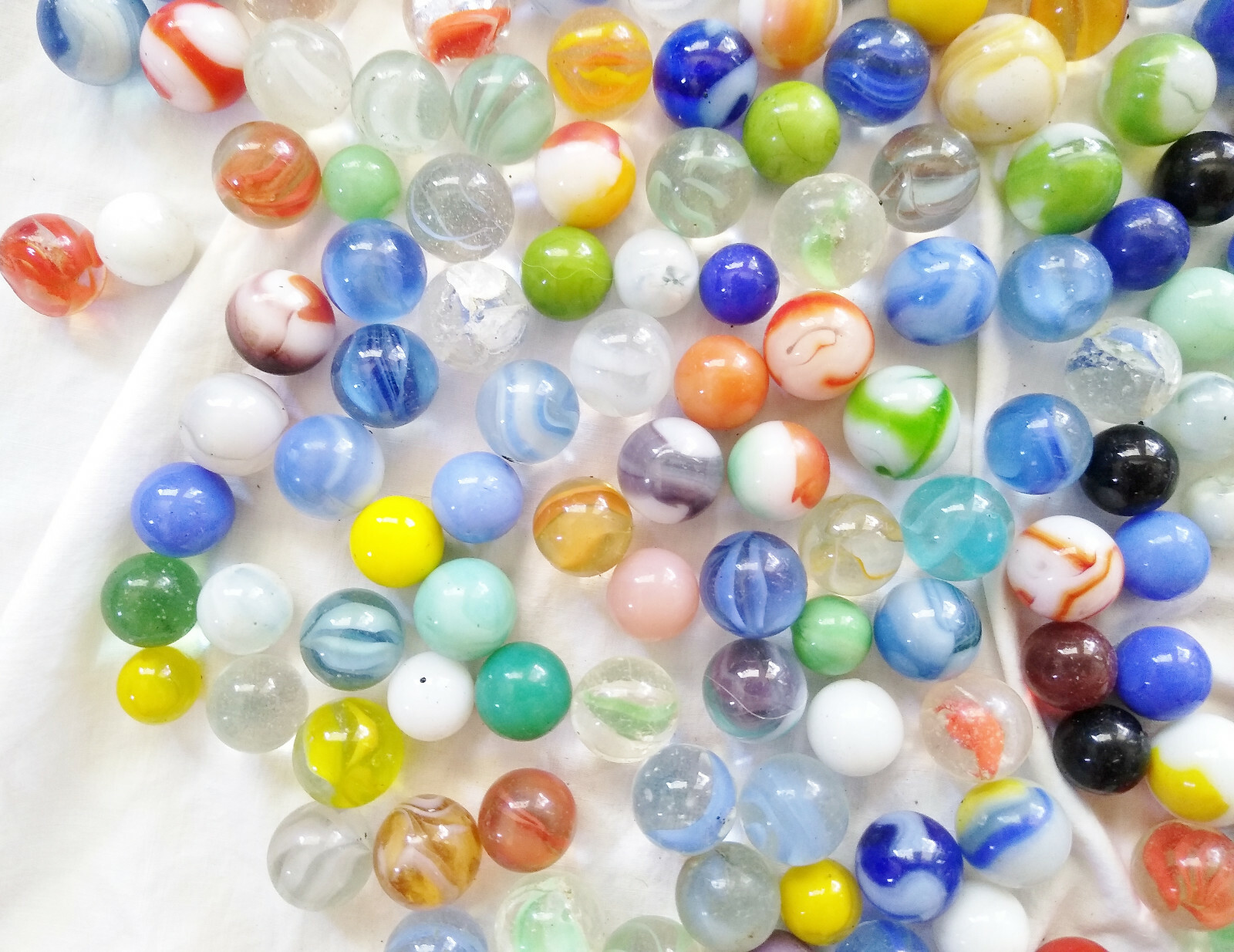 Antique Vintage Lot of About 300 Glass Clay Marbles Shooters Pee Wees
