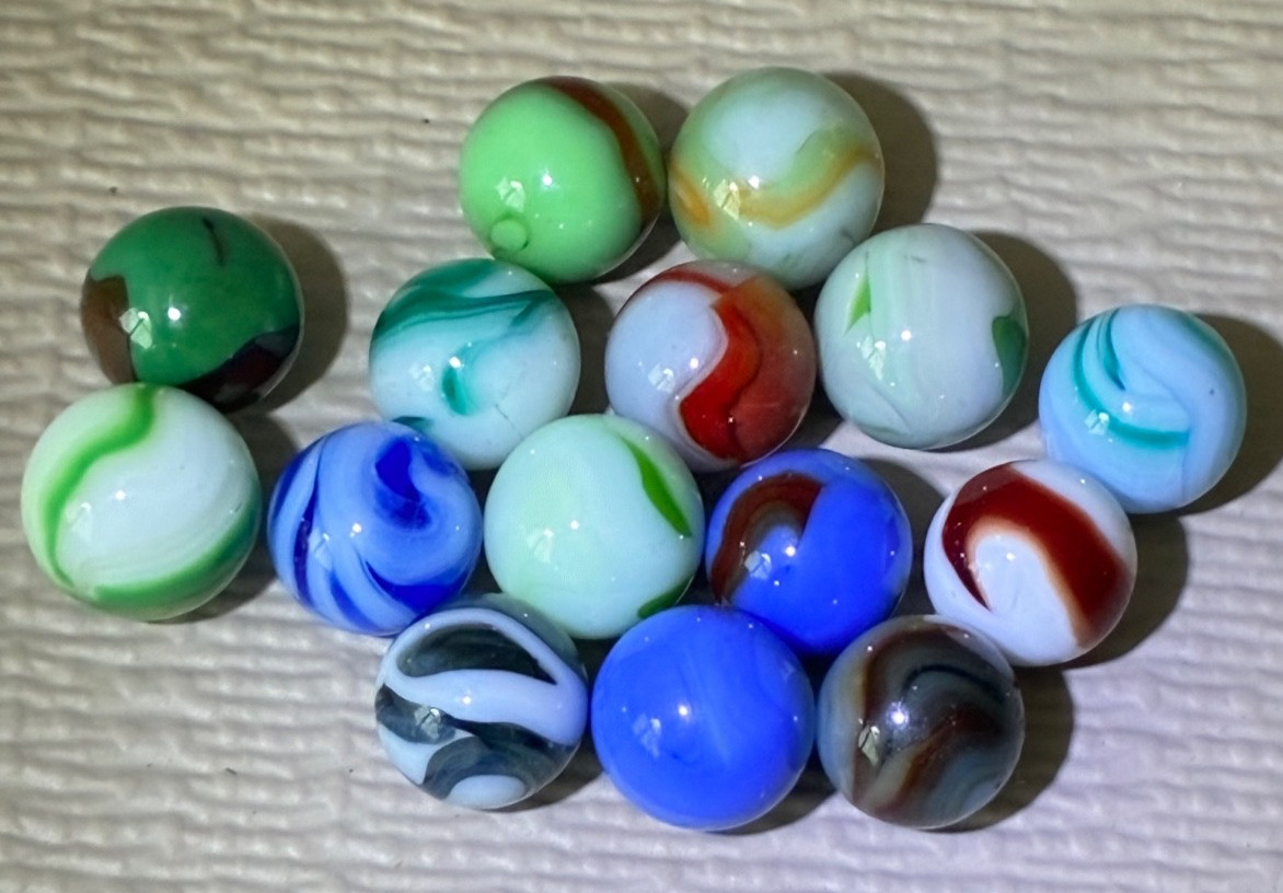 NICE group of 15 Vintage West Virginia Agate Swirl 5/8″ Marbles MINT