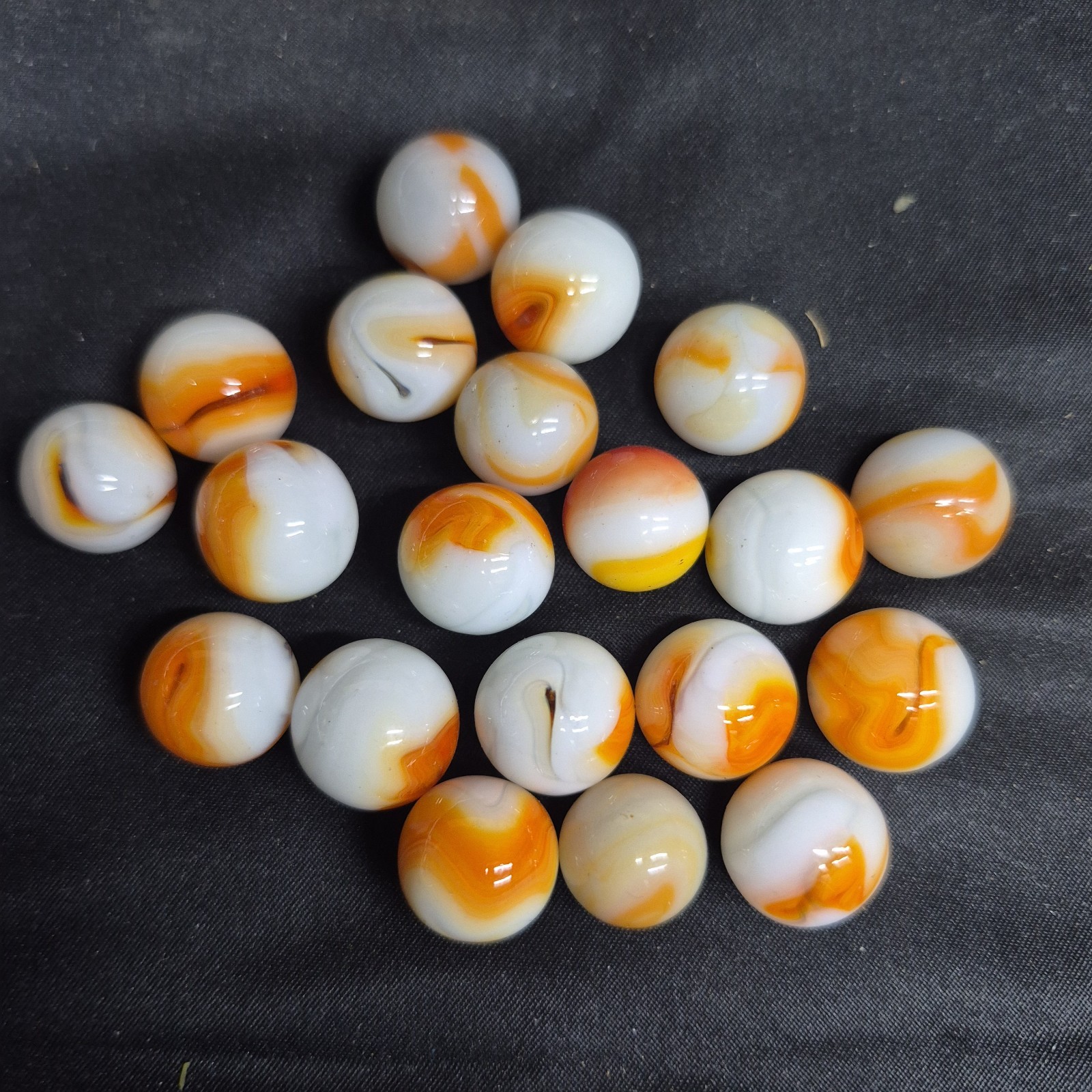 5/8″ Jabo Classics Marbles Lot Of 20 Red, White, Yellow UV Blacklight Cadmium