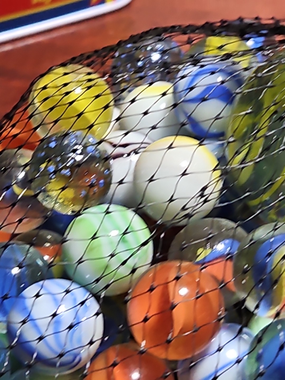 Toysmith Neato! 160 Glass Marbles in Retro Tin – Estate Find, Nostalgia Gift