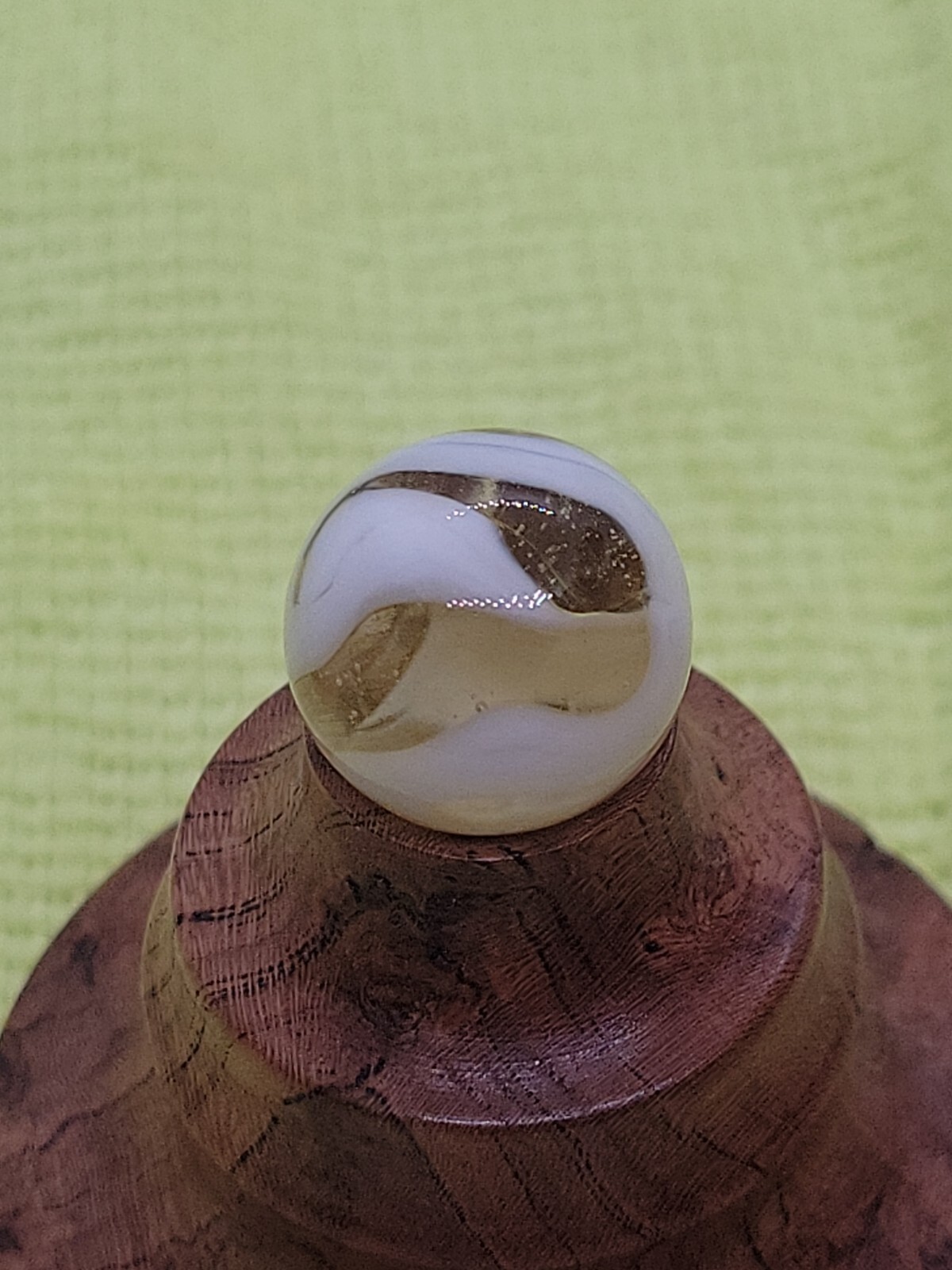 A52~Vintage Cairo Transparent Swirl 19/32″ Mint Condition
