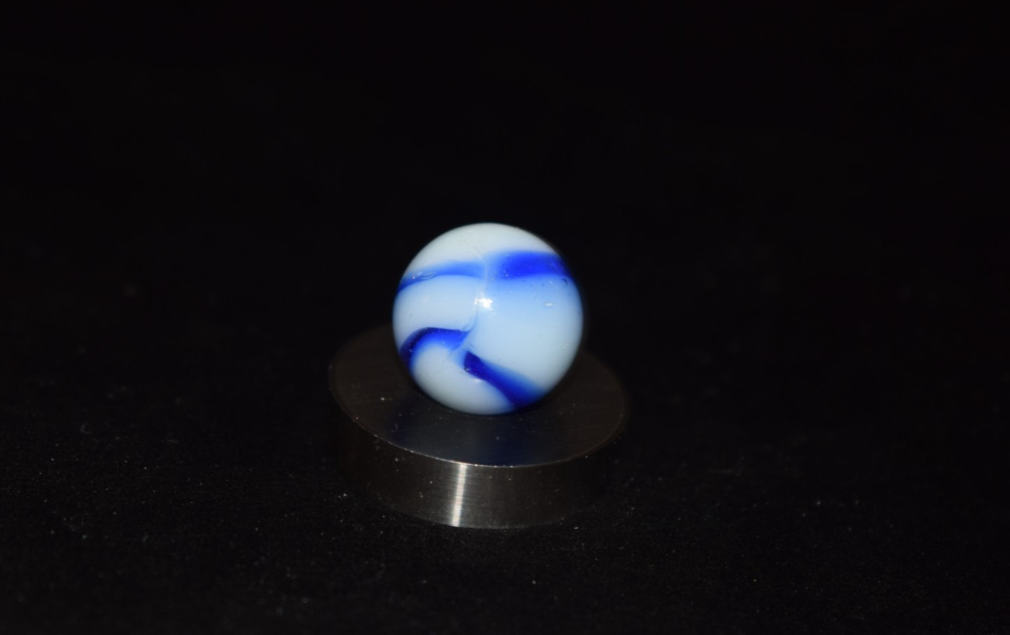 🦓➖⏩Vintage NRL Peltier Rainbo BLUE🔵🦓🔵ZEBRA Collectors Toy Marble .625″ MINT