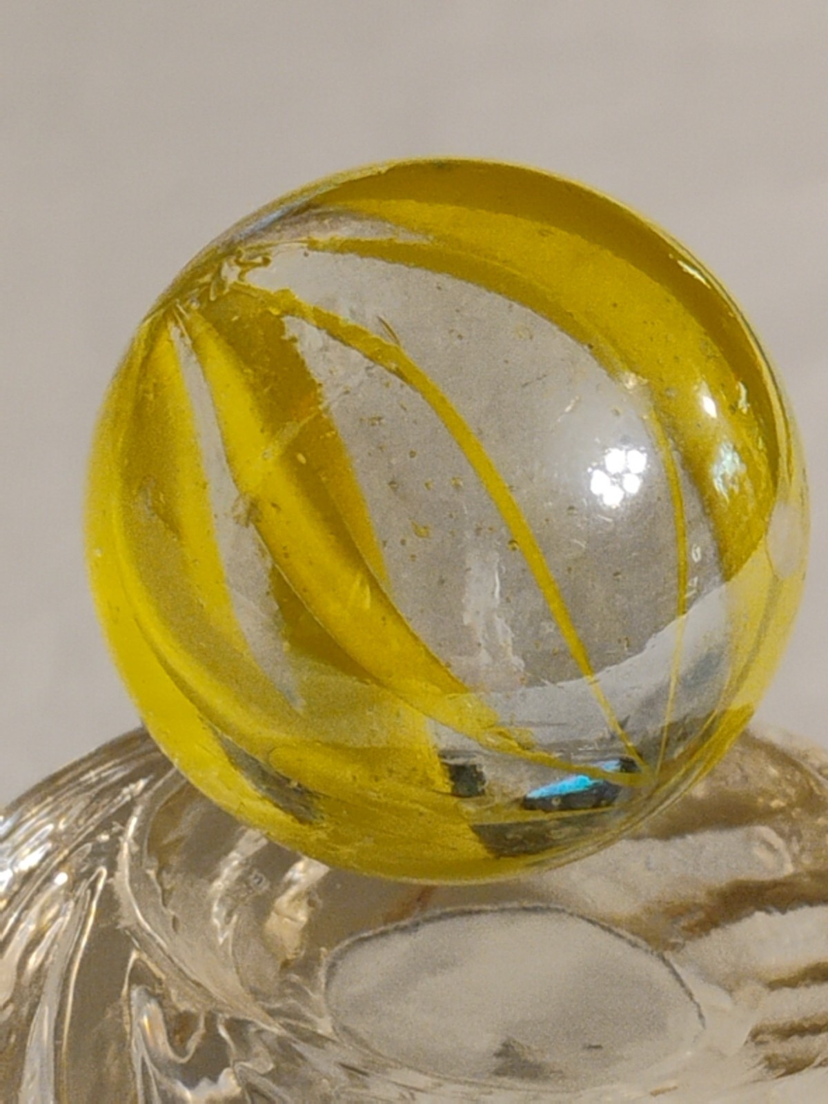 Vintage .98 Peltier Vitro Foreign 8 Vein Yellow Caged Cat’s Eye Shooter Marble?