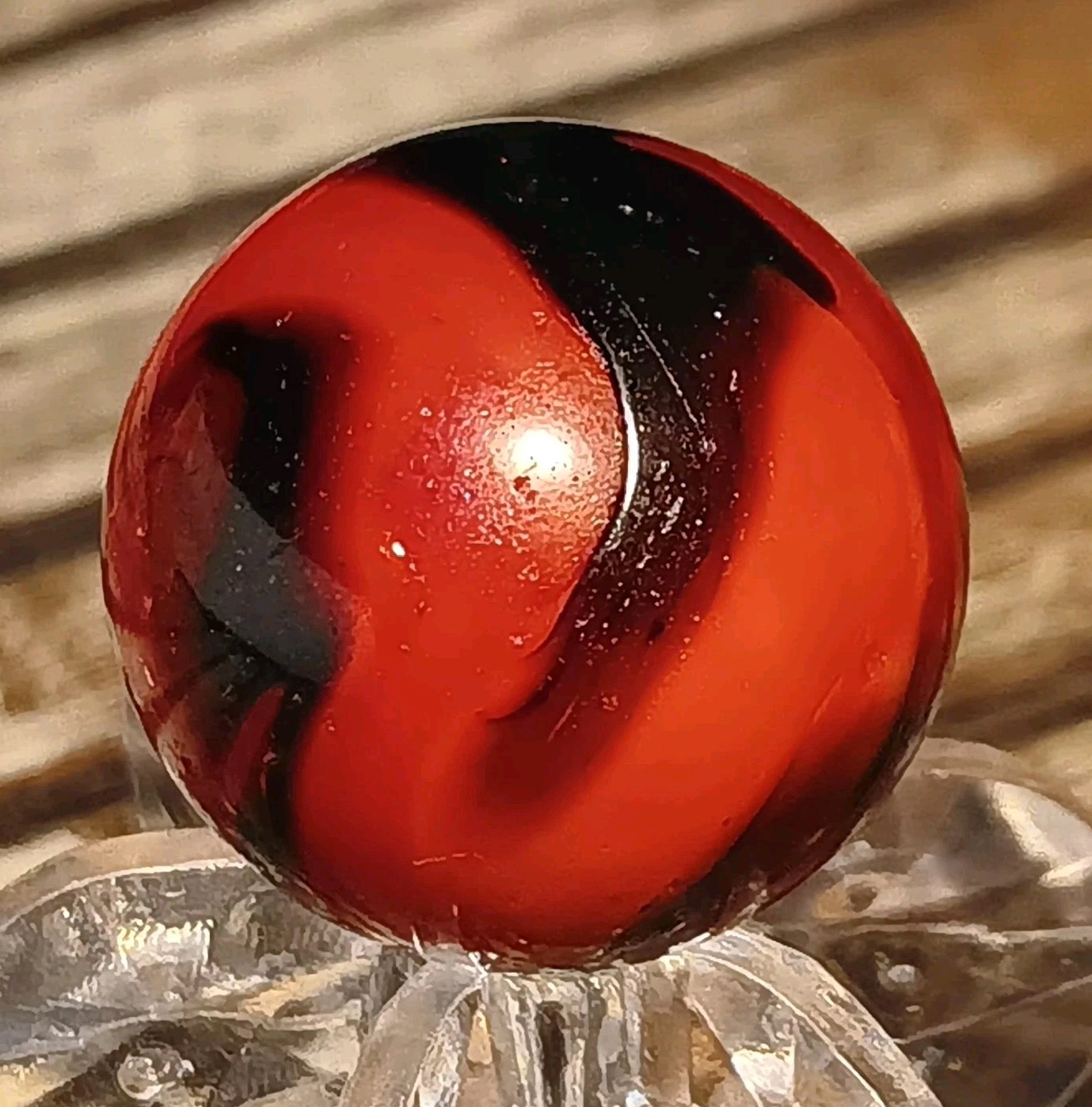 HTF Peltier NLR Wiger Marble. W-AV. .64″ Nm. Two Tone Base Glass