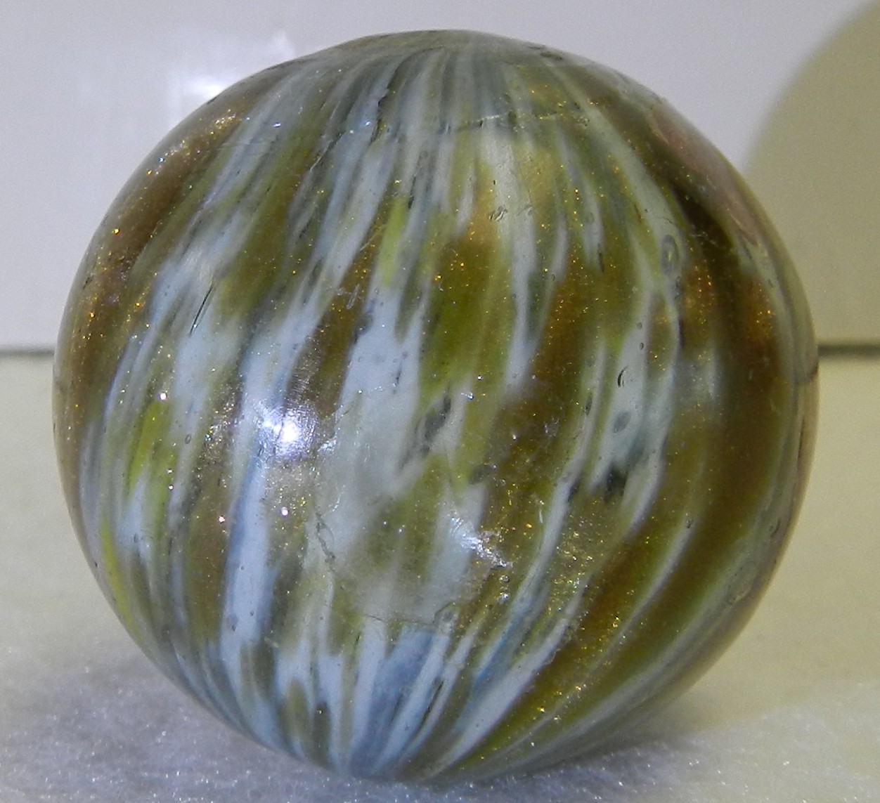 #19651m Huge 1.35 Inches Vintage German Handmade Onionskin Lutz Marble