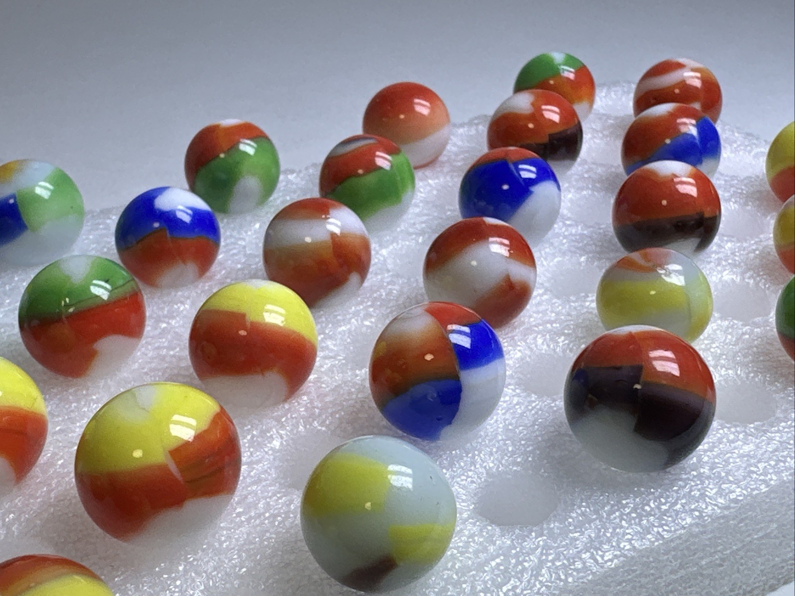 303 Lot Of 30 Vintage Marble King Rainbo Marbles!