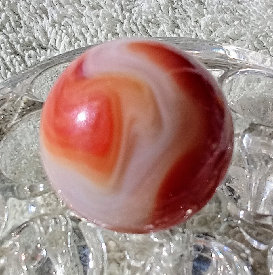 5/8″ Beautiful Jabo 2 Color Swirl Marble In Wet Mint Condition .