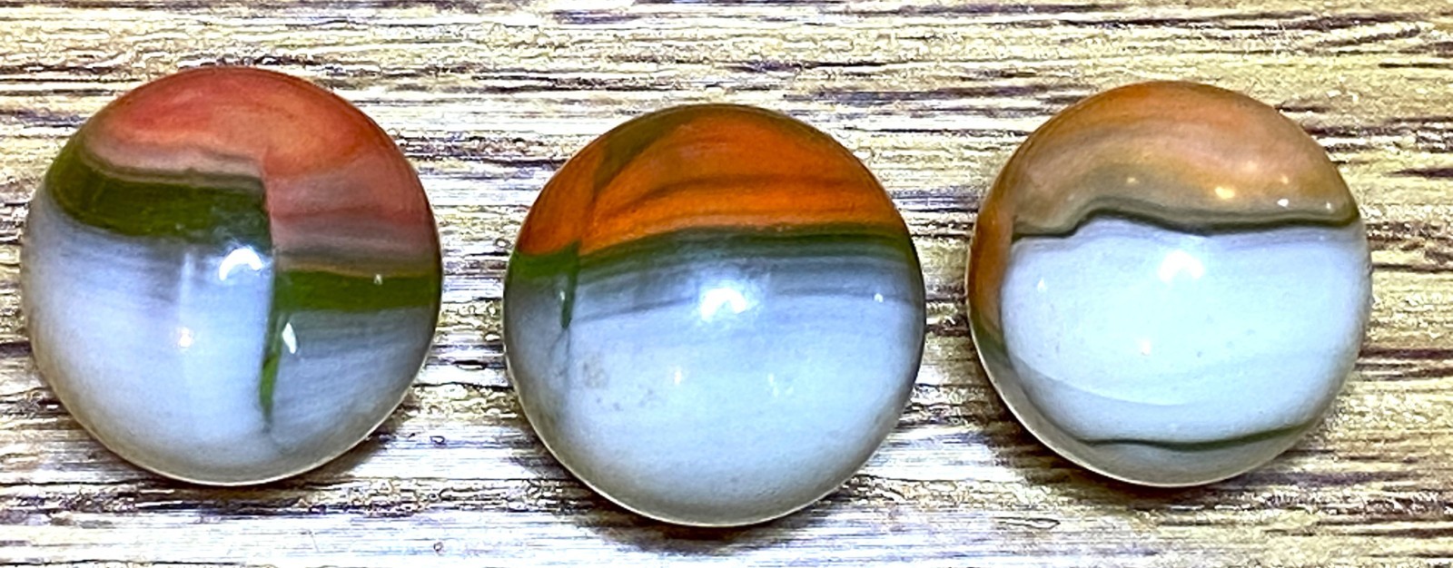 LOT OF 3 VITRO TIGERS EYE .VARY” 8B/125