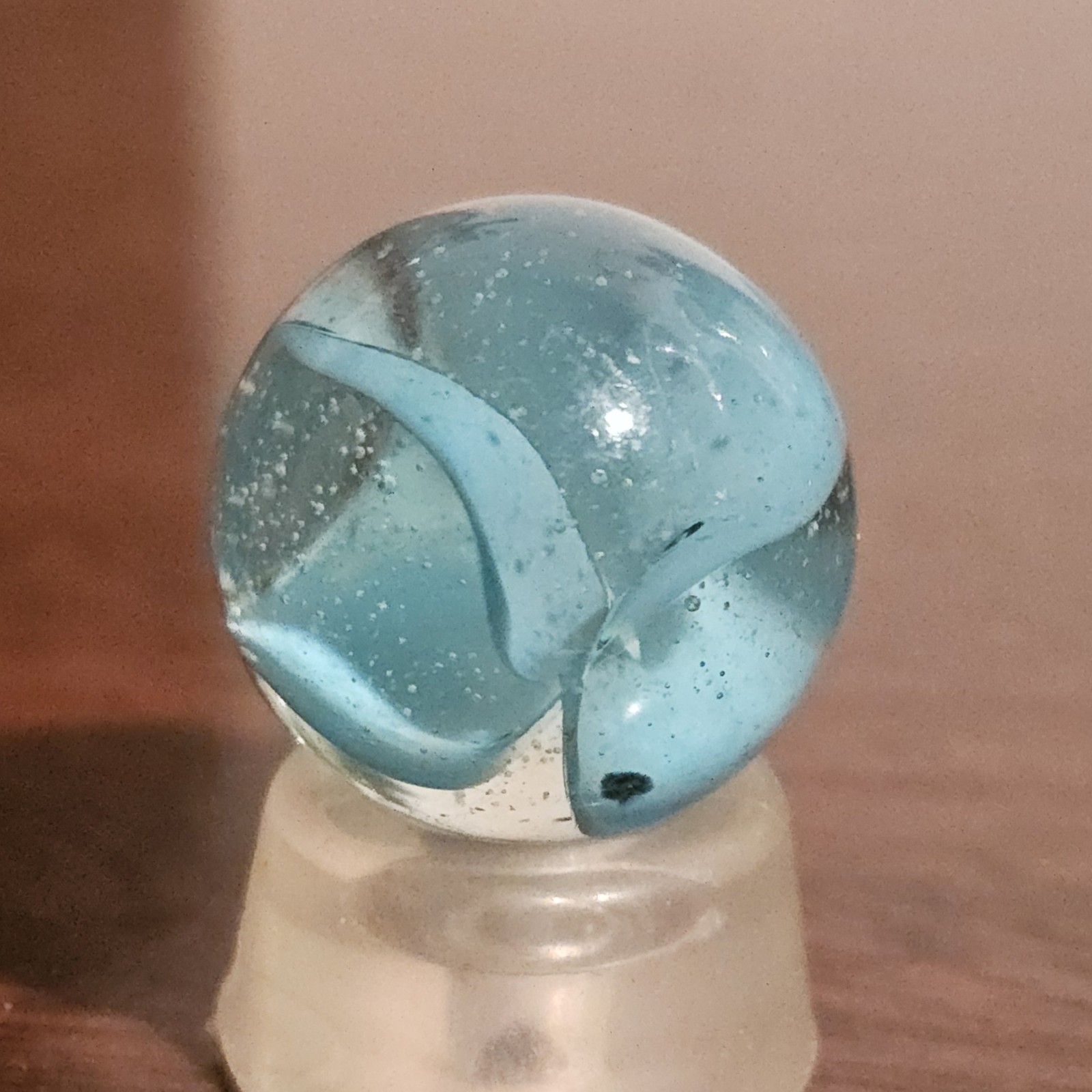 Vintage CE Bogard Blue 4-Lobe Floppy Cats Eye .937 Shooter Marble w Inclusion