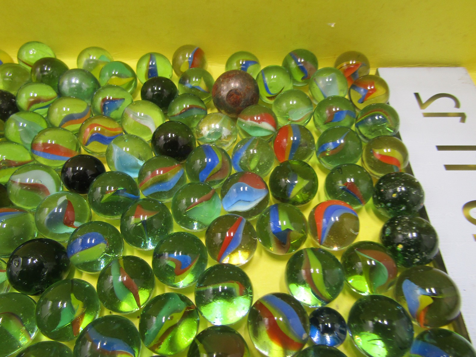 Vintage Lot of 120+ Glass Cat’s Eye Swsirl Mixed Colors Assorted Sizes LOT B