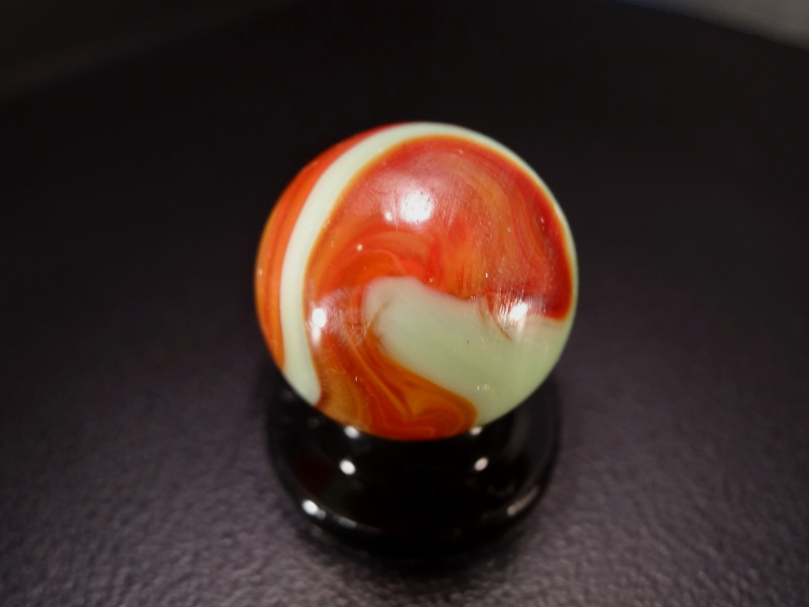 AKRO AGATE Multicolored PISTACHIO-REDWOOD w/Eyelashes UNIQUE 💥