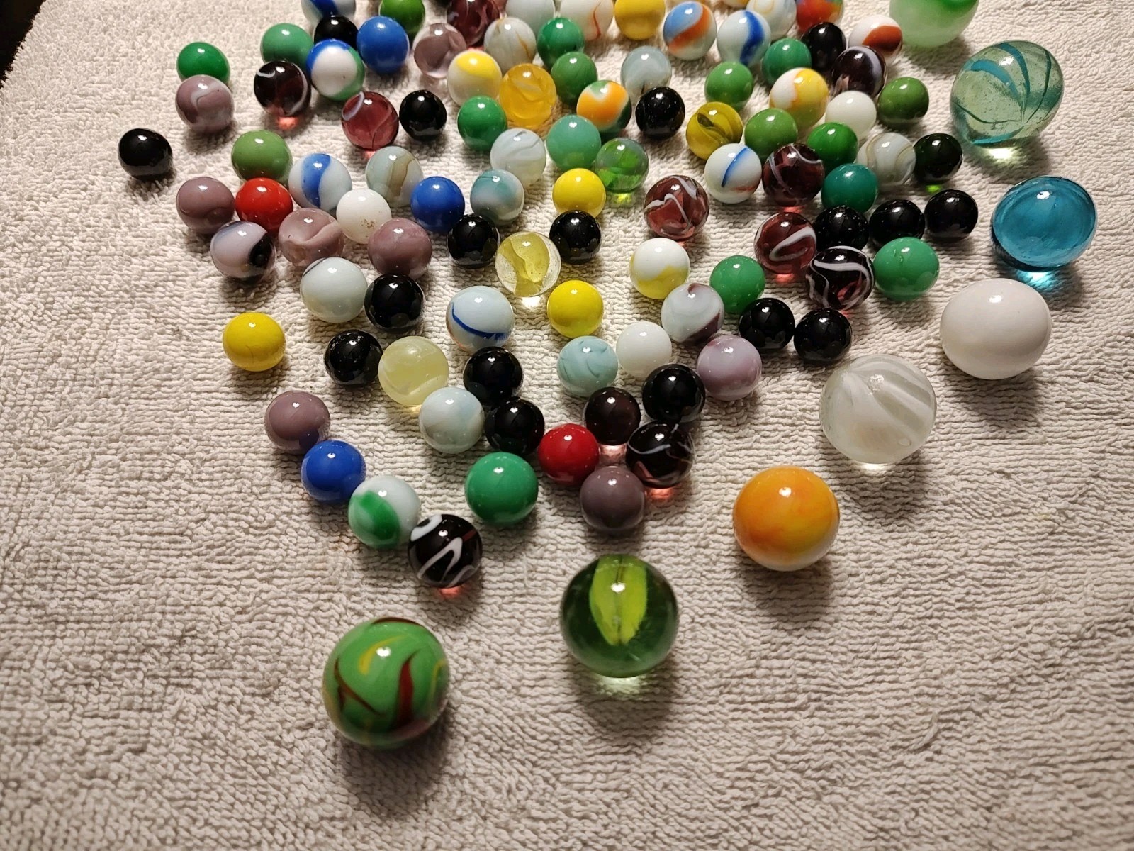 Vintage Marbles Lot With 8 Shooters And Over 100 Small multi Color/Solid Marbles