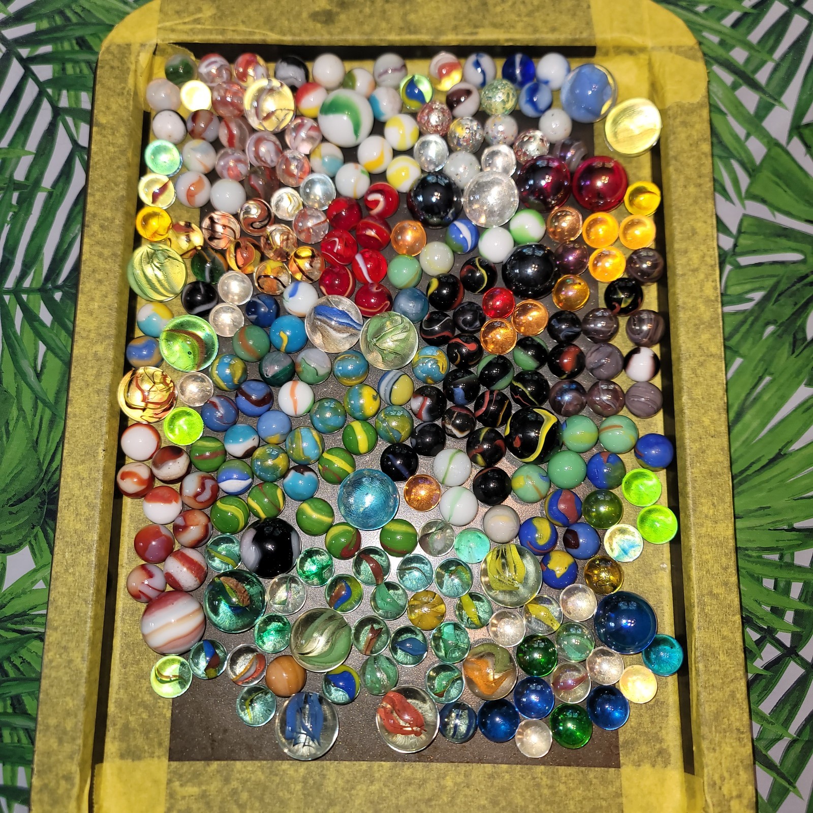 Antique /Vintage Marbles Lot Of 214 Including 25 Shooters. Sizes From 1/2″-1″.
