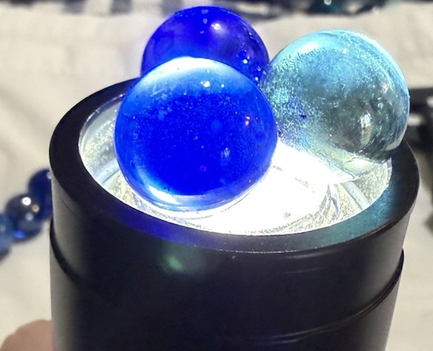 MARBLE LOT Of 16 BLUE LUSTER FINISH MARBLES 14-15mm