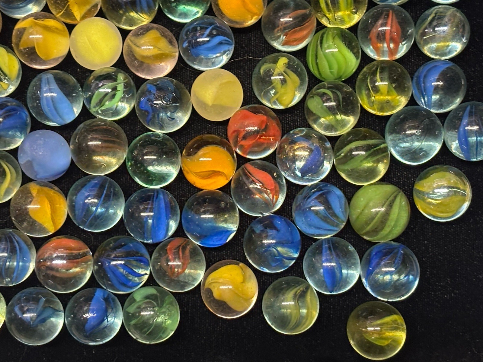 Vintage Bulk Lot of Over 130+ Glass Cat’s Eye Marbles Various Condition Strands