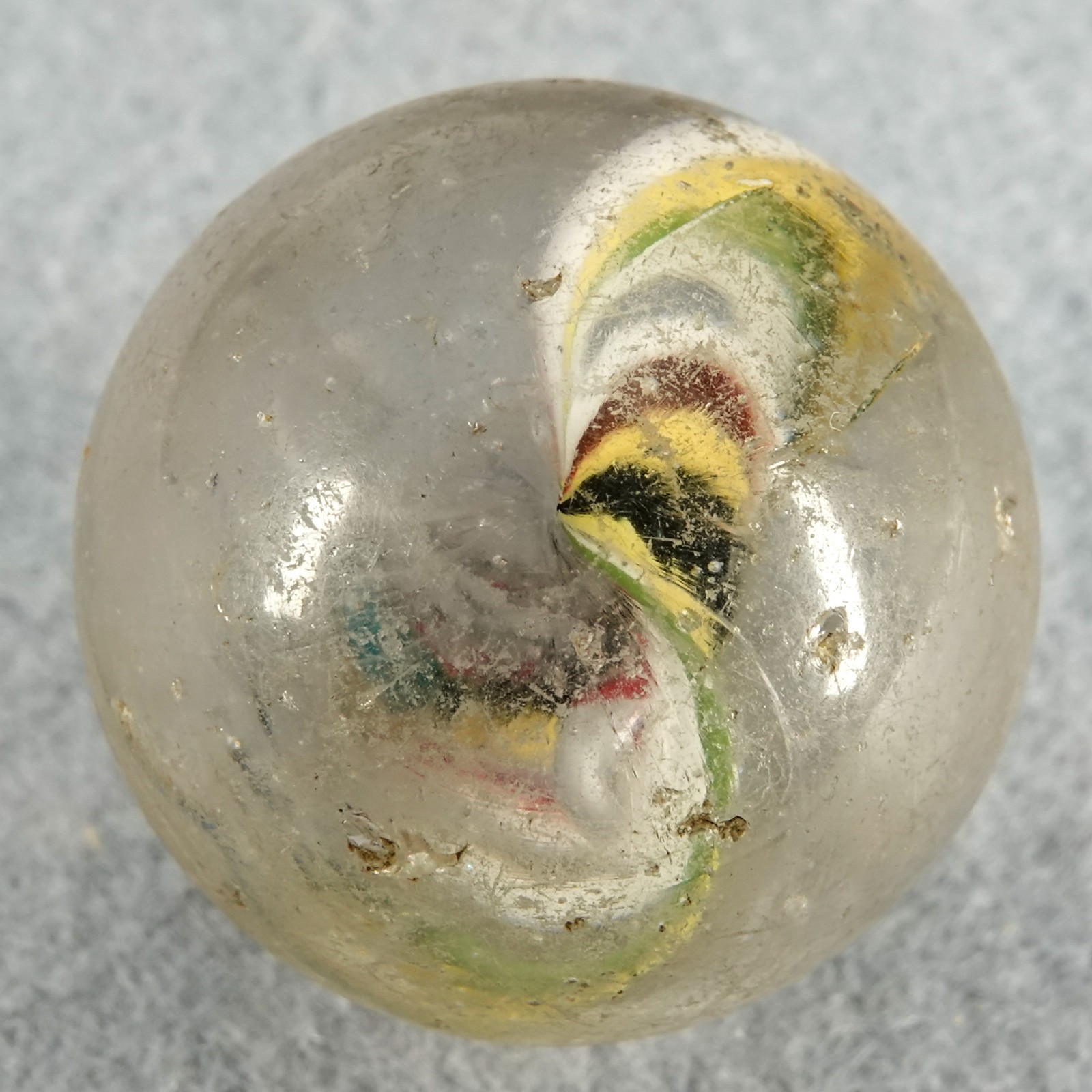 Marbles: SWIRL, Ribbon Core. 1-1/16″. Good(+) (7.9). (B1095)