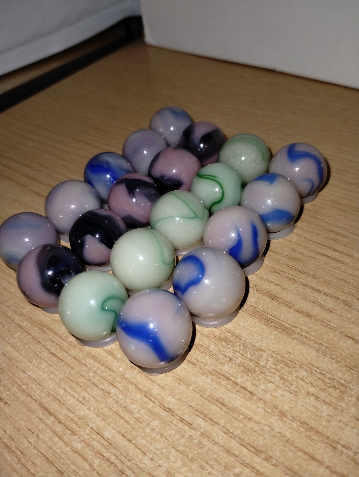 Jabo 20 Florescent Burmese Ultraviolet UV Reactive Fenton Uranium Glass Marbles