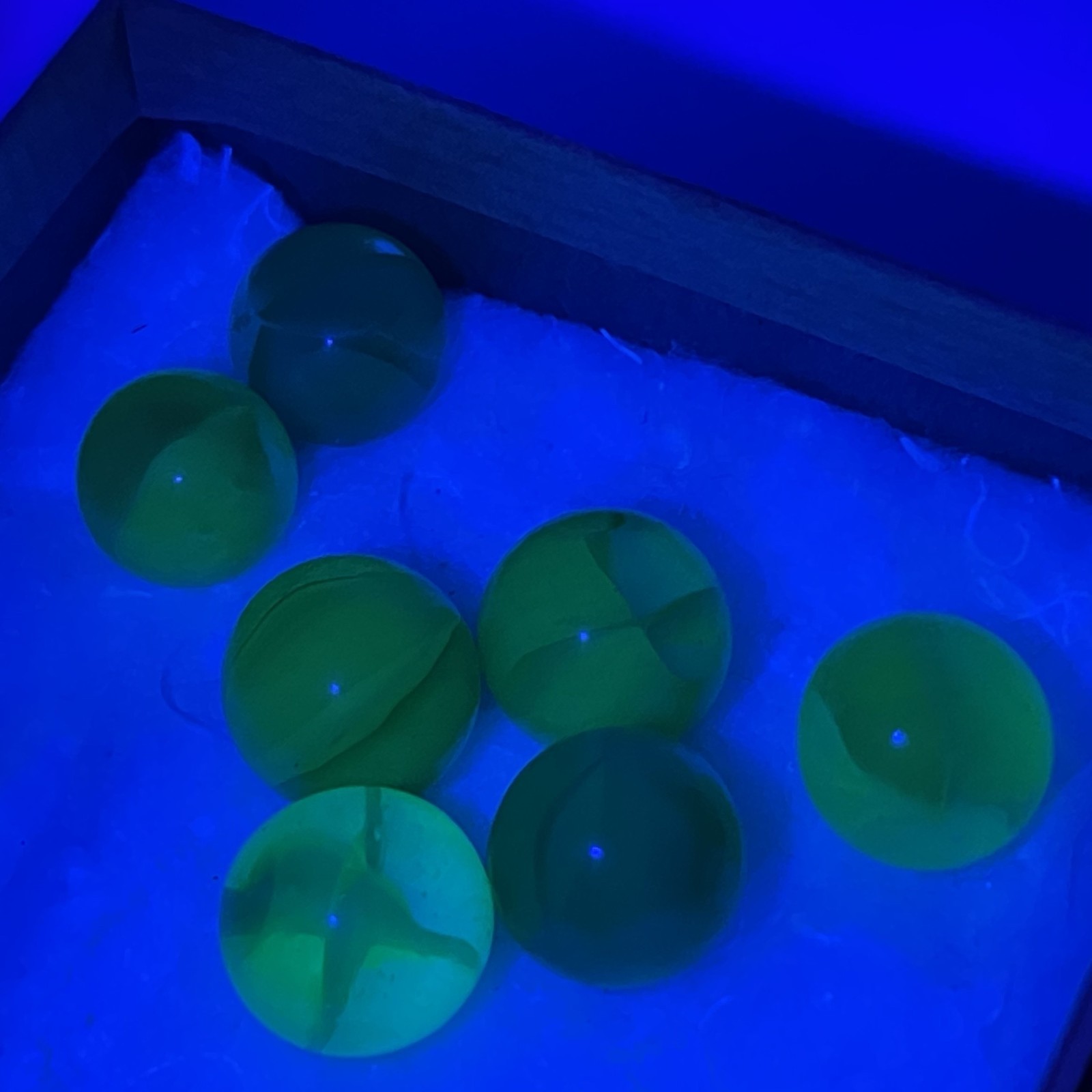 Vaseline Uranium Yellow Glass Marbles Vintage 9/16″ Lot of 7 Glows UV Reactive