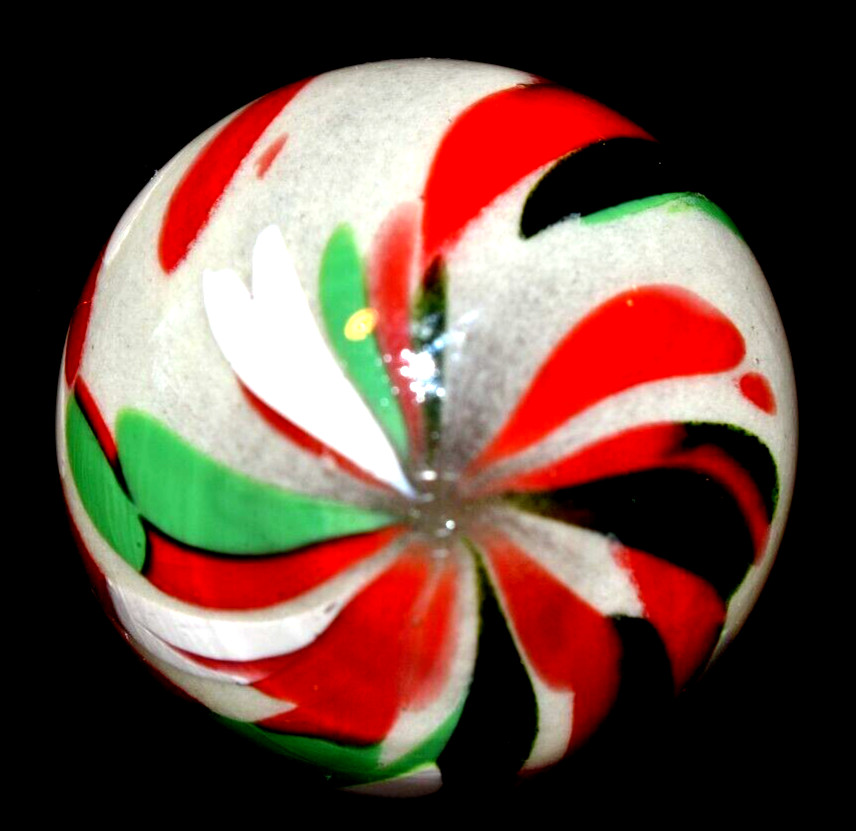 BRIAN TOSELAND GLASS MARBLE/1.797″-CHRISTMAS GUINEA-LIME GREEN UNDER BLACKLIGHT