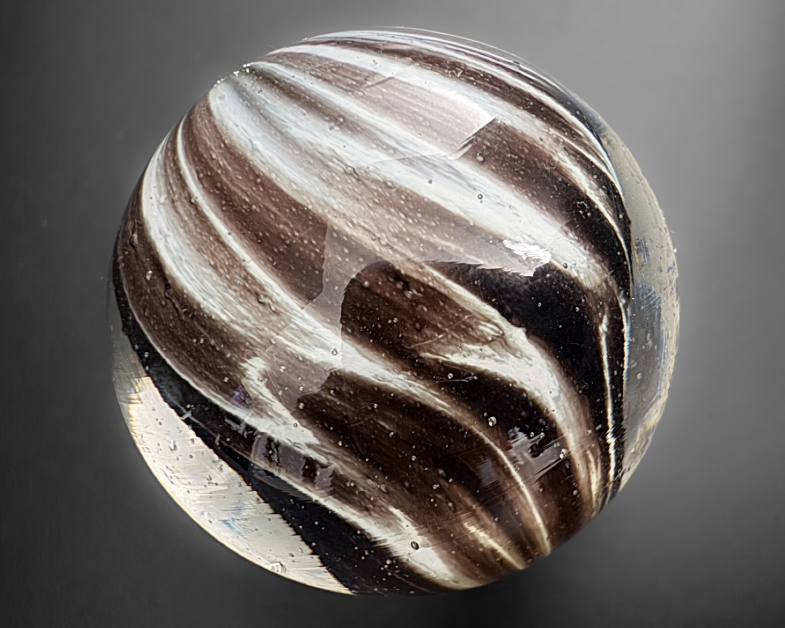 Andy Davis 1.4″ 2003 Brown Lampwork Swirl Contemporary Art Glass Marble
