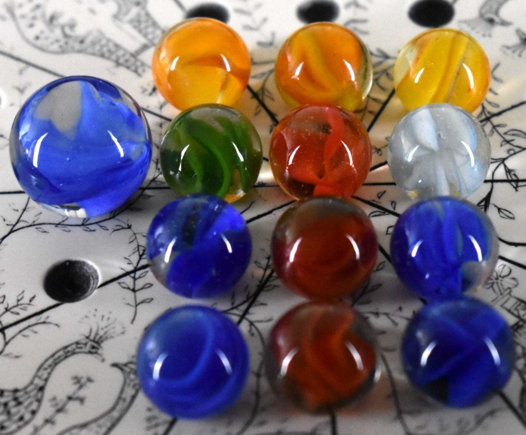 Vintage Vitro Agate Early Cats Eye Marbles 12 Standard + 0.86″ Shooter (VG)