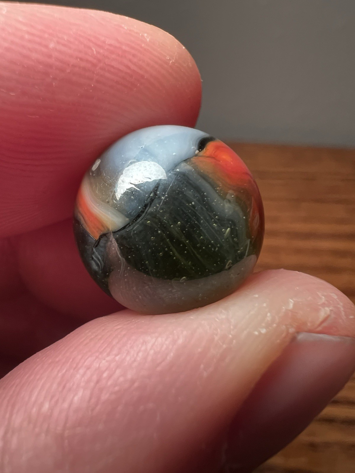 Vintage Peltier National Line Rainbo Marble – Red, White & Black – DAMAGED