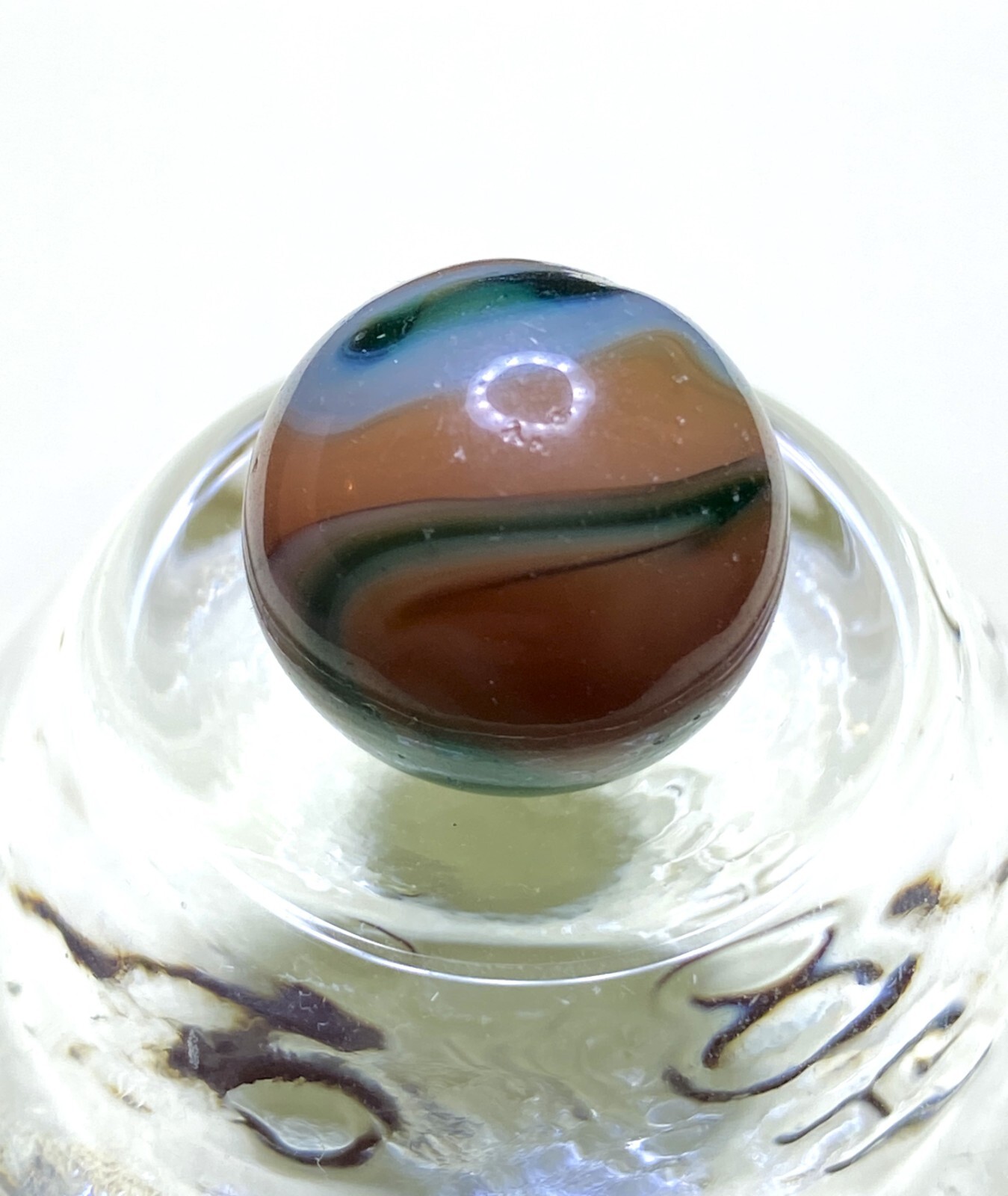 SEAMED WV / CHAMPION / AGATE GREEN GLASS BASED SWIRL .61″ NM+/- M243