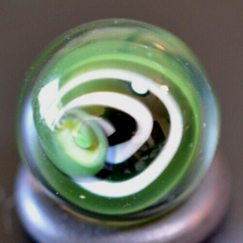BRYAN TRILLAS GLASS MARBLE/.597″-GREEN ZEBRA BLACKLIGHT-OLIVE,YELLOW, LIME, BLK+