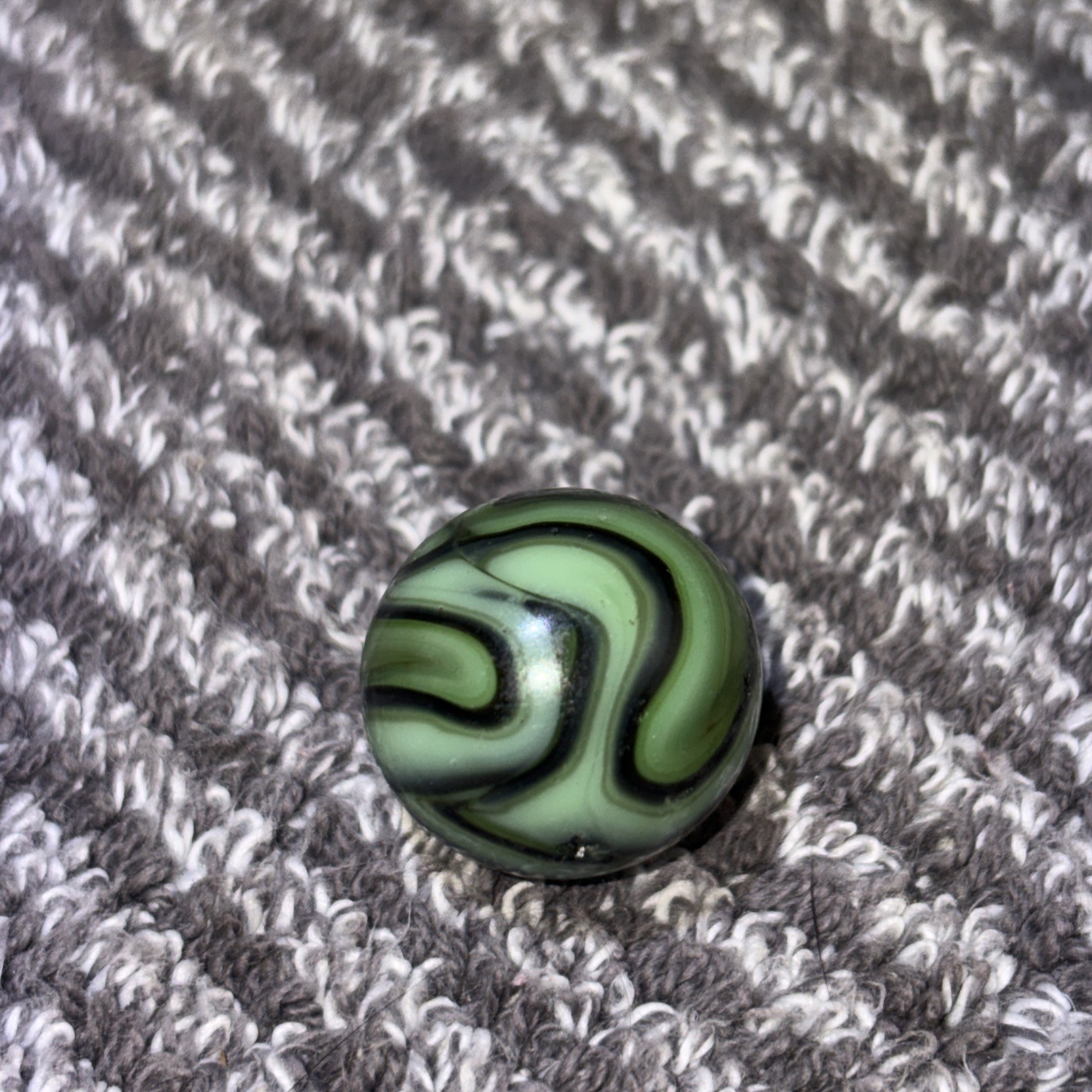 Rare Alley Agate (UV) Marble Pistachio .64 size