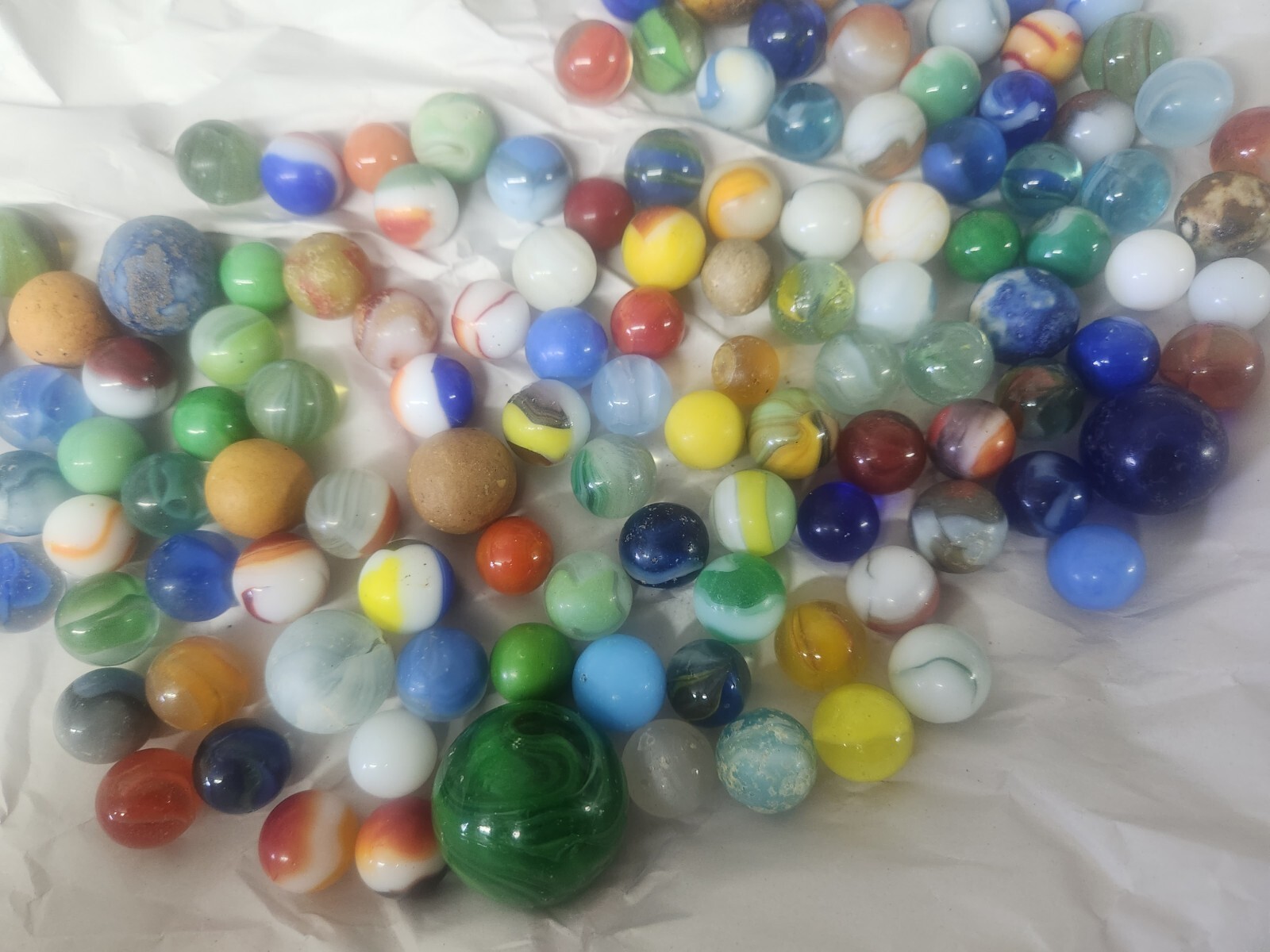 Lot of 130 vintage marbles in vintage Cherrydale Farms peanut Crunch 1950s Can.