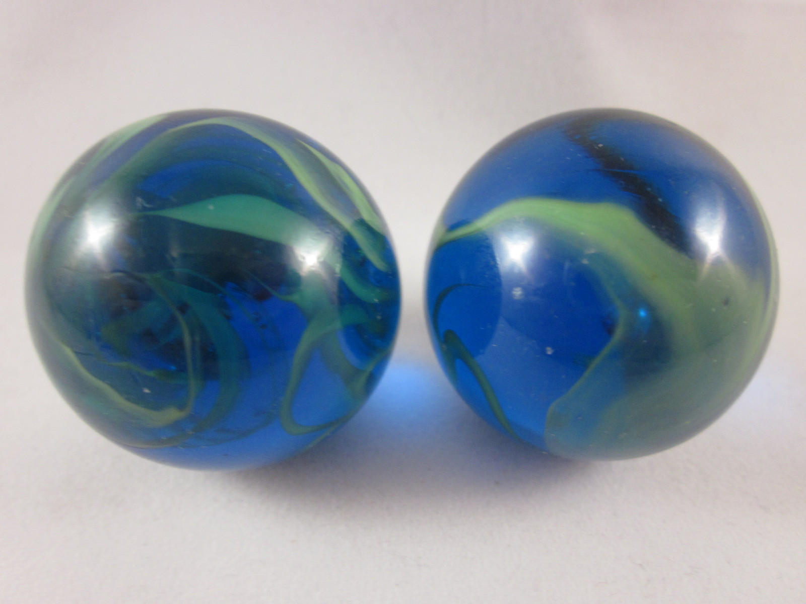 2 BOULDERS 35mm SEA TURTLE Marbles glass ball Clear Blue/Green LARGE HUGE Swirl