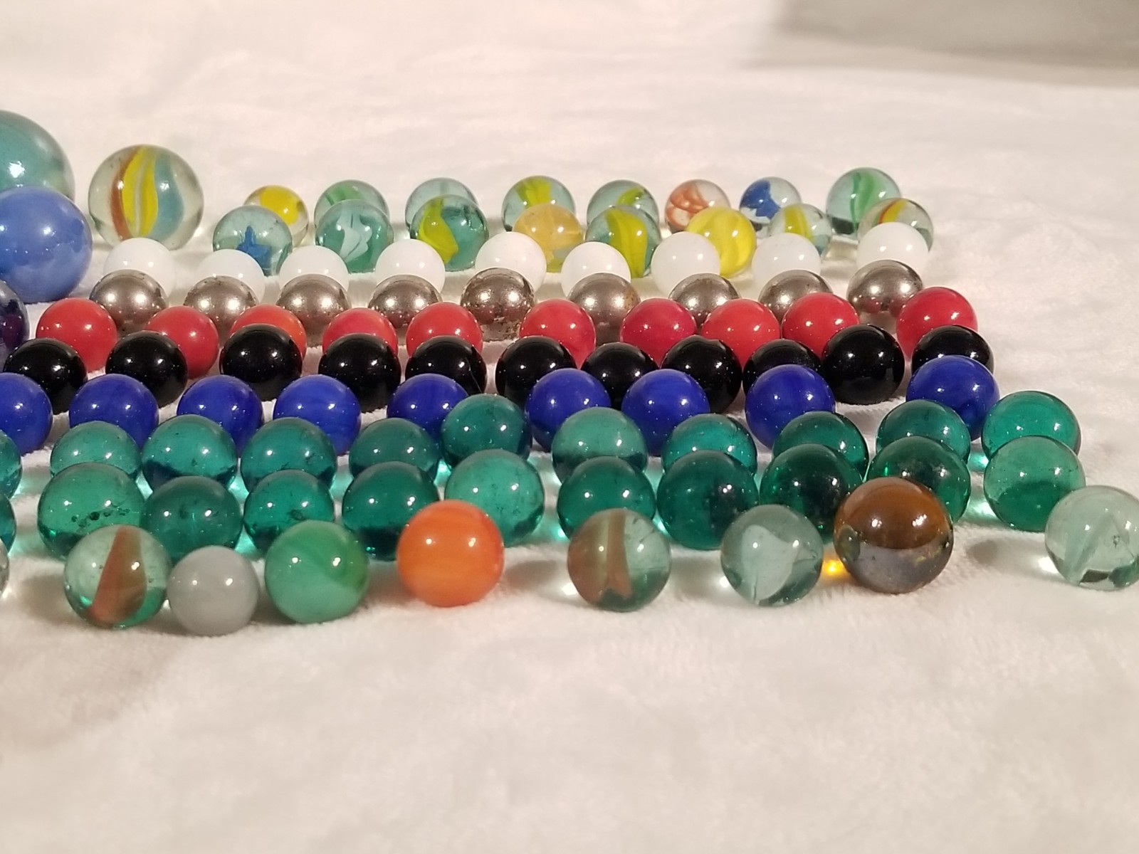 Iridescent Purple Blue Gold Carnival Glass Shooter Marble Cats Eye Lot vtg