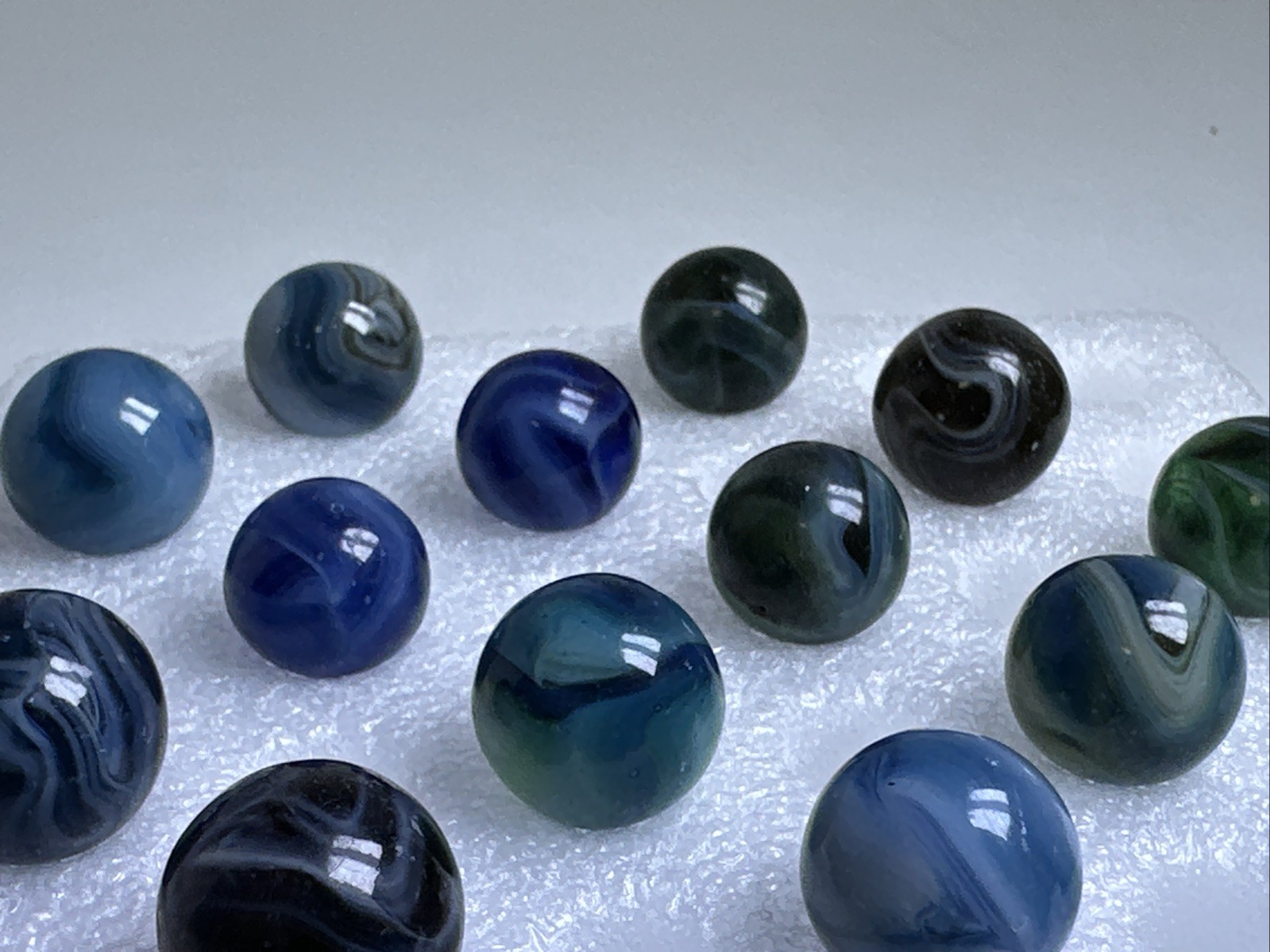 364 Lot Of 28 Vintage Cairo Swirl Marbles!