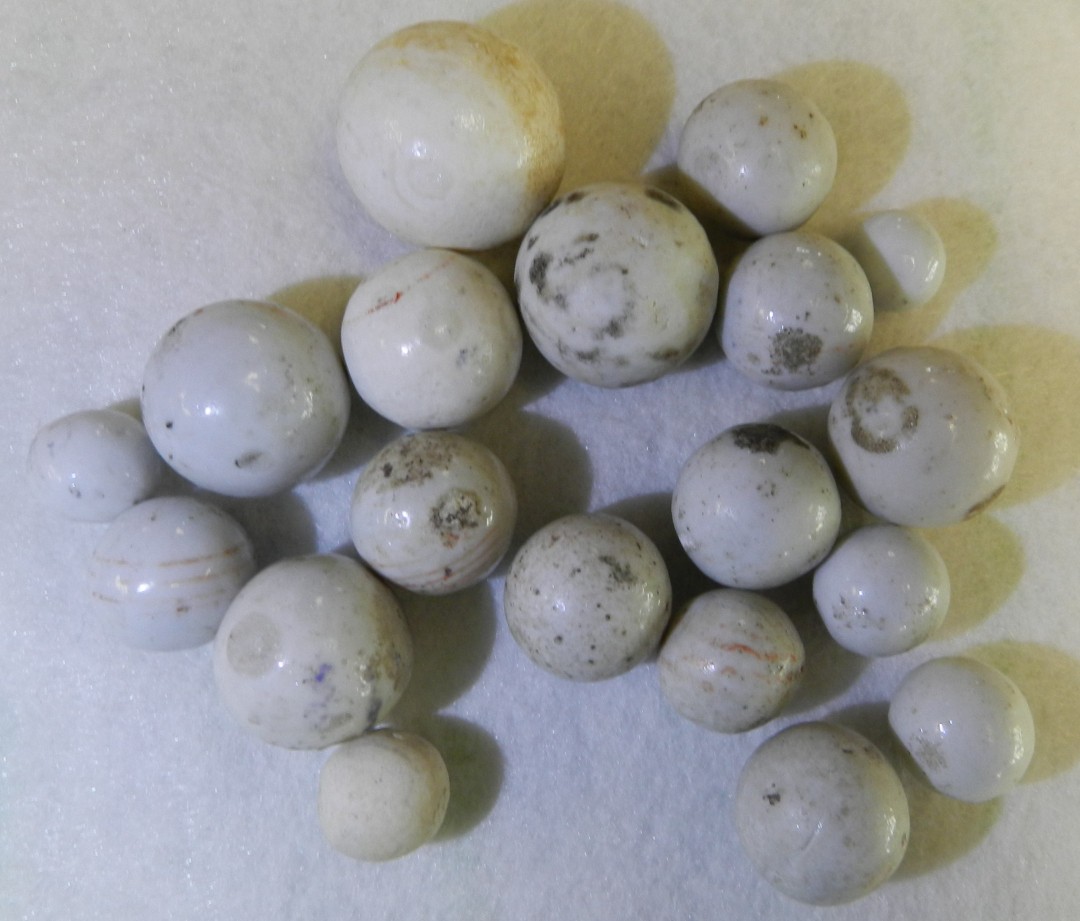 #20921m Vintage Group of Old Clay or China Marbles .48 to 1.01 In