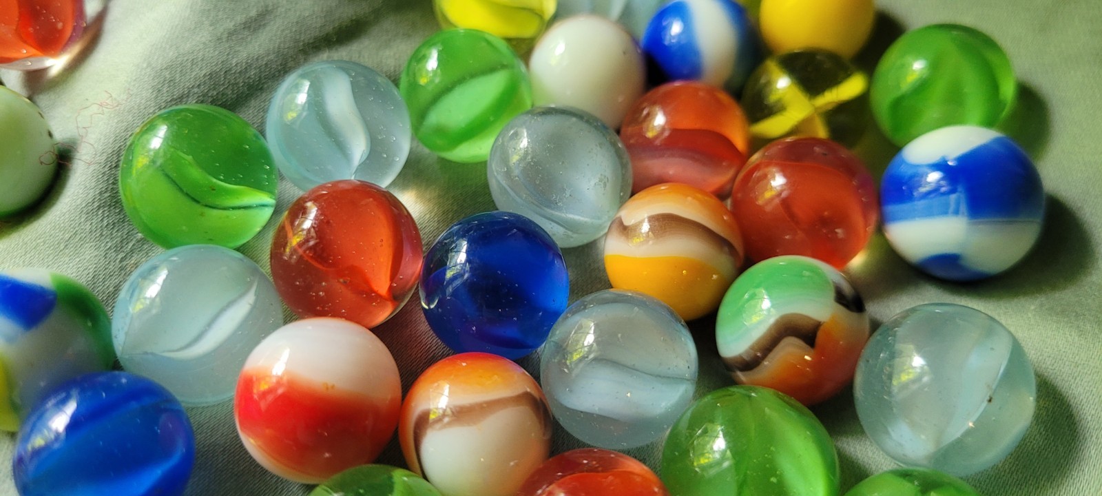 Huge Lot of 250+ Vintage Rare Marbles Mix Many Flourescent (Video)