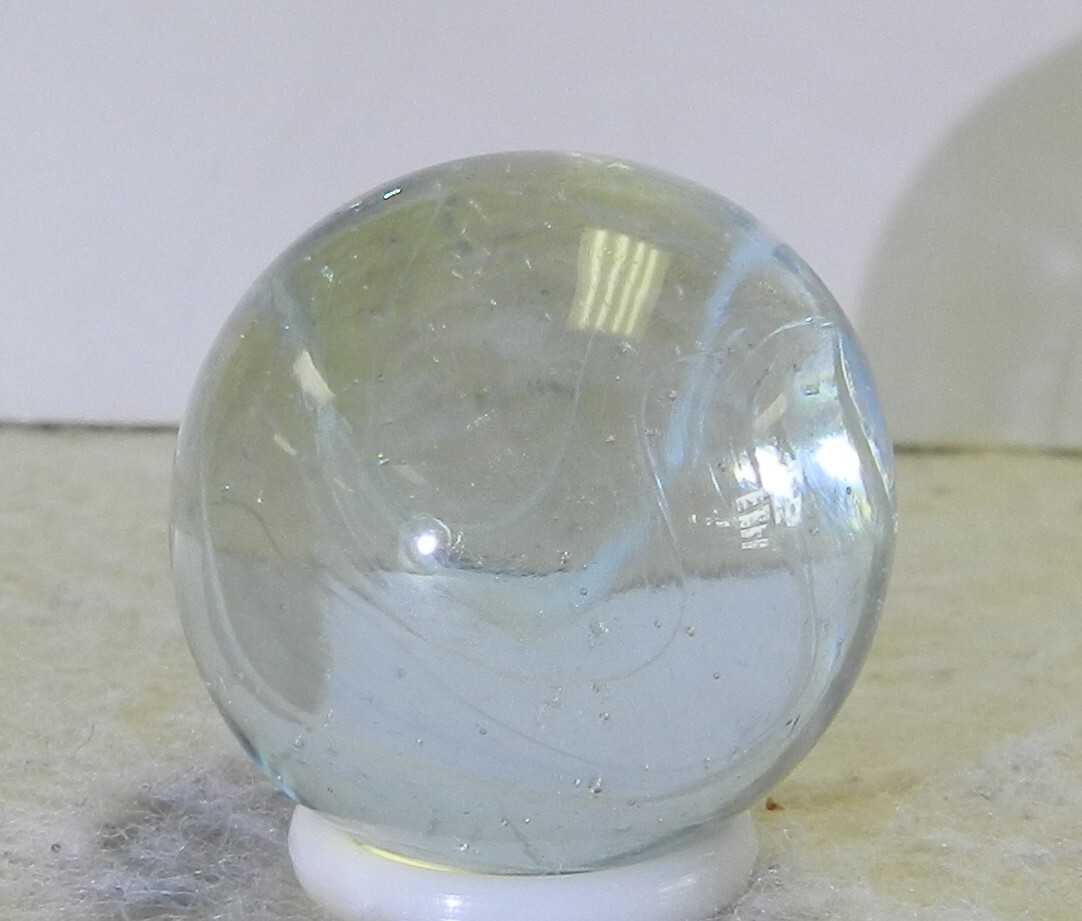 #16377m Faint But Cool Vitro Agate Horseshoe Cat’s Eye Shooter Marble .90 In